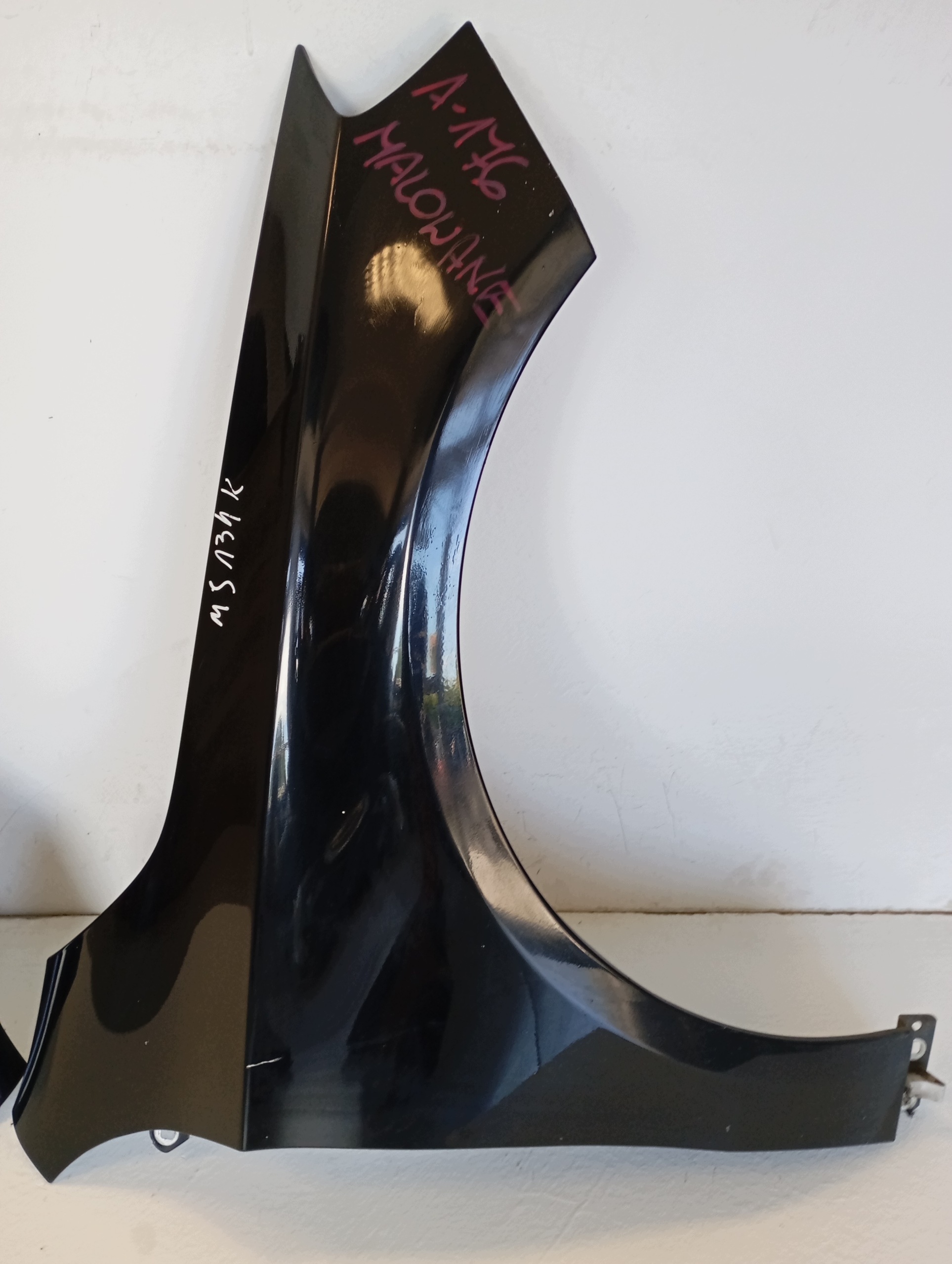 fender left right Mercedes A-class 176 A class