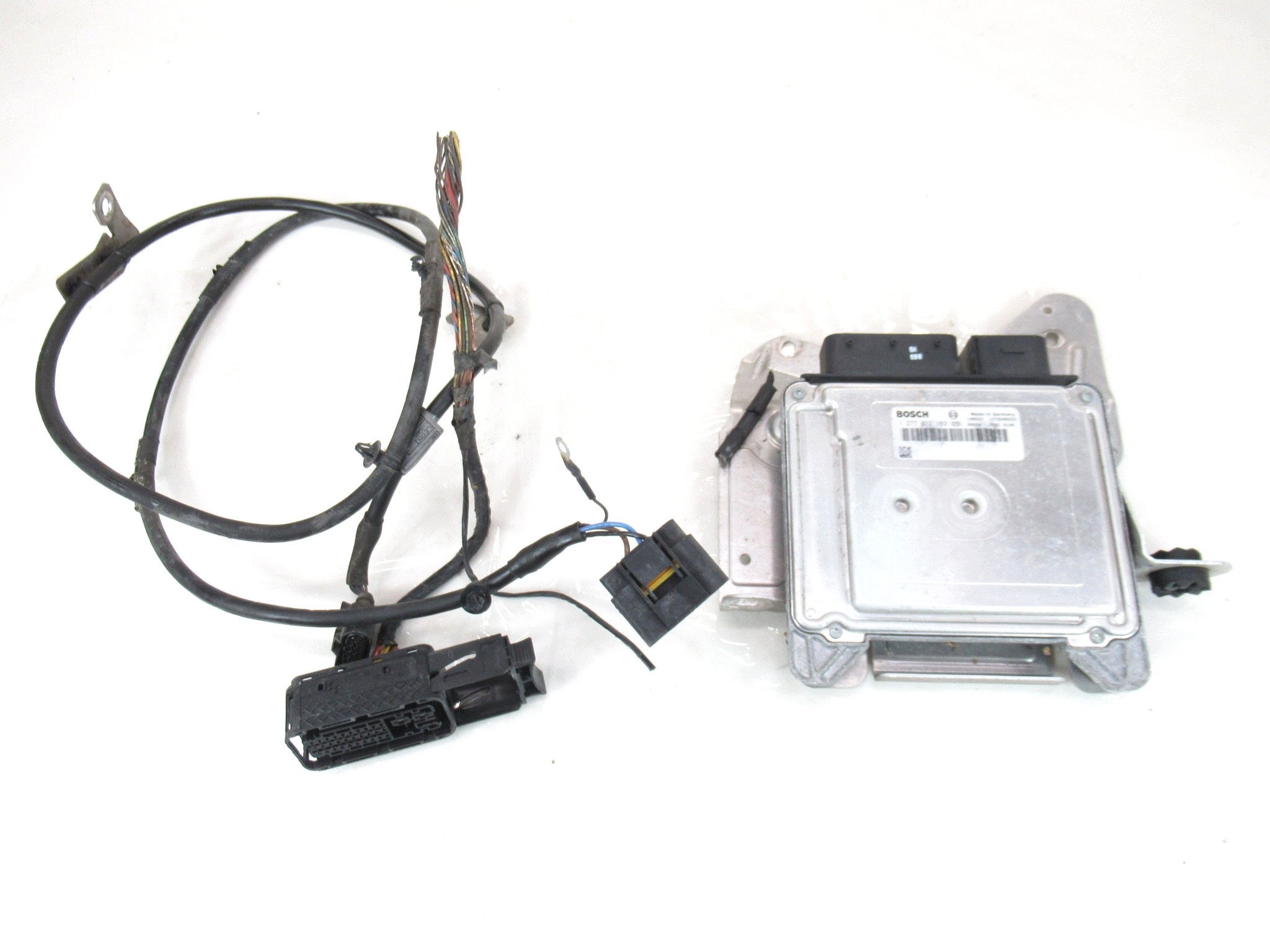 kompjuter računalo upravljačka active steering BMW e81 e82 e87 e88 e90 e91 e92 e93 utičnica
