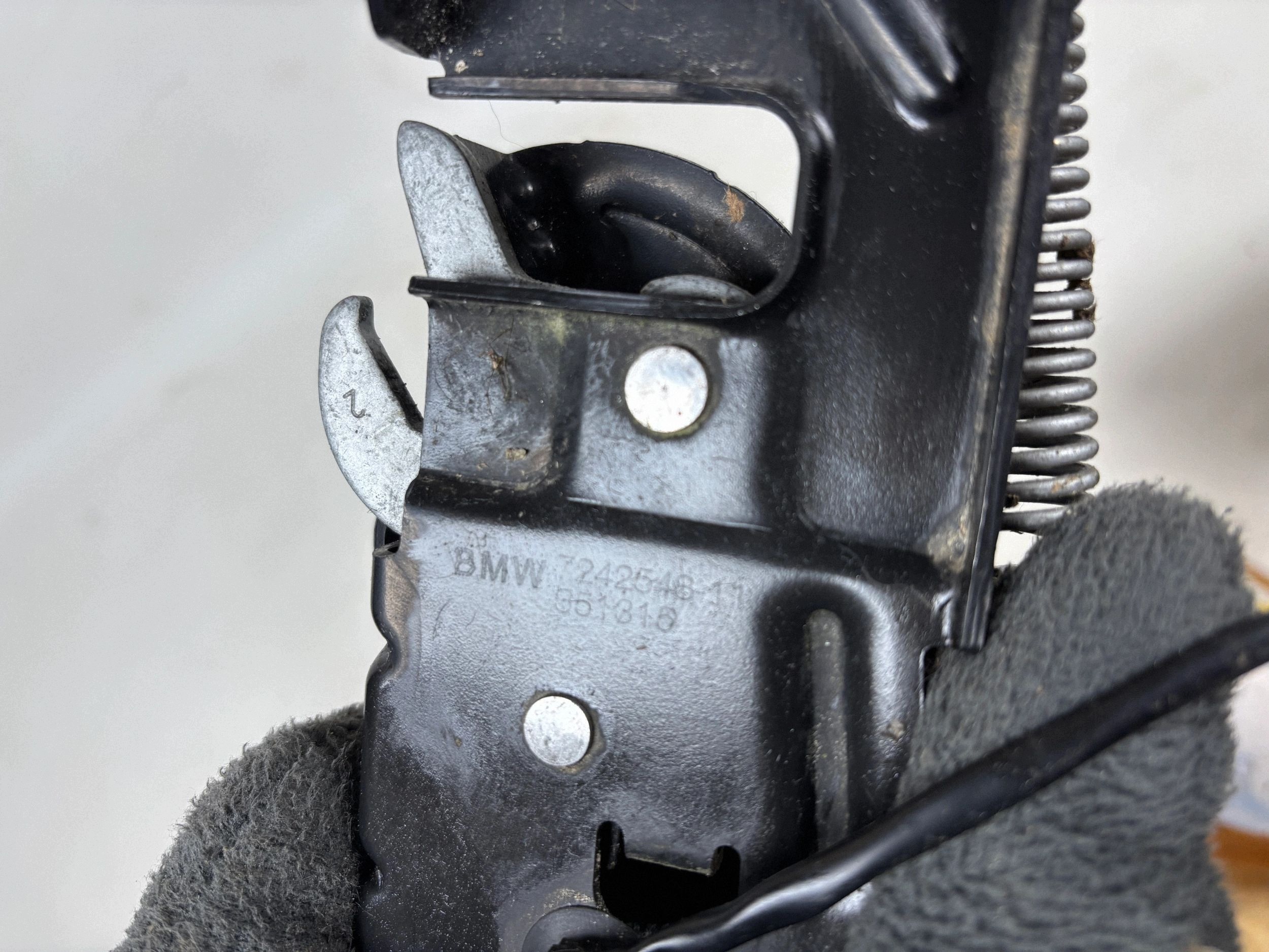 BMW 1 F20 bonnet latch lock 7242548-11