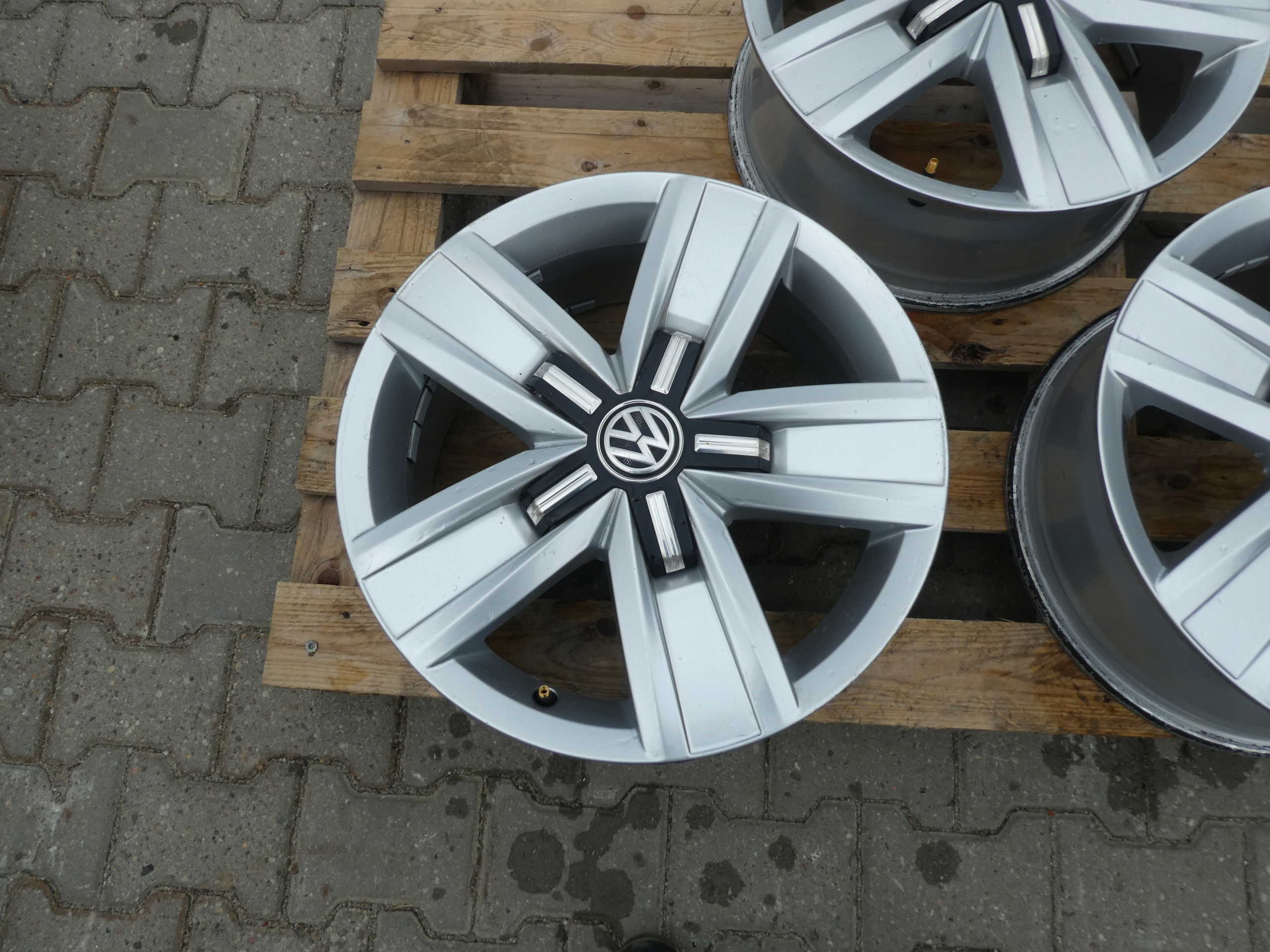 4X discs aluminium disc 7E0601025P VW T5 T6 5X120