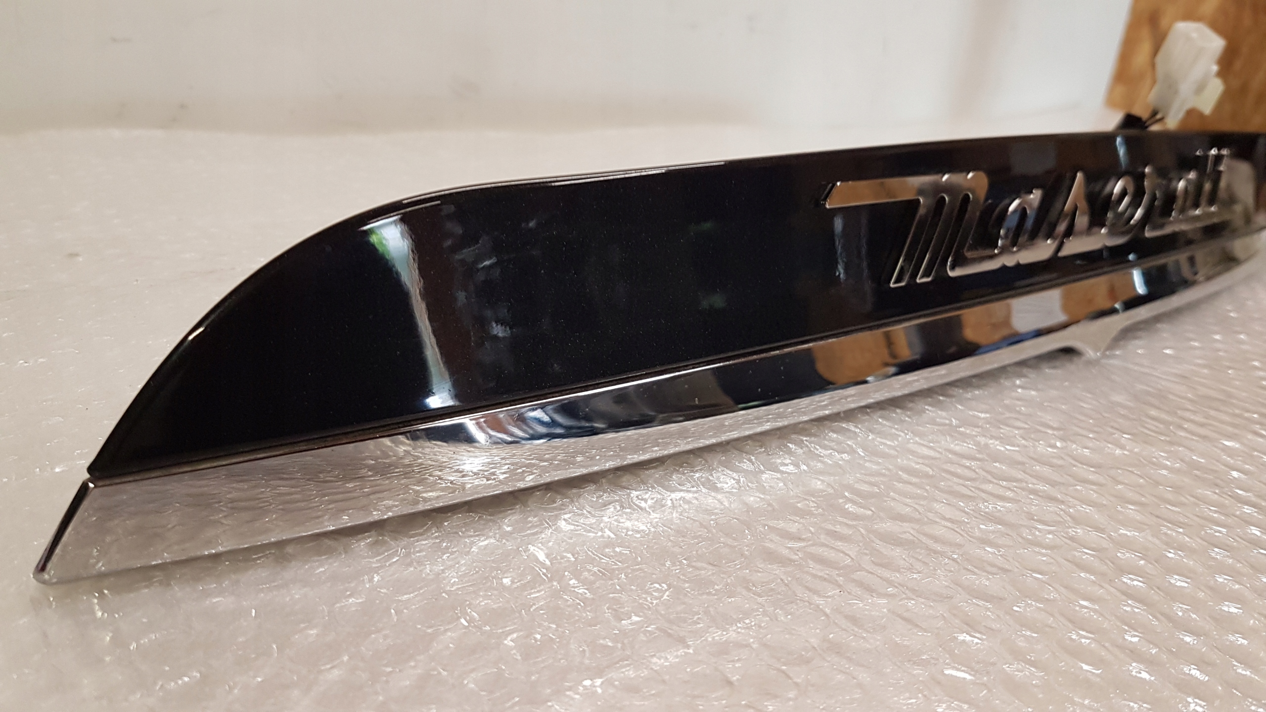 moulding cap bonnet MASERATI GHIBLI 670010758