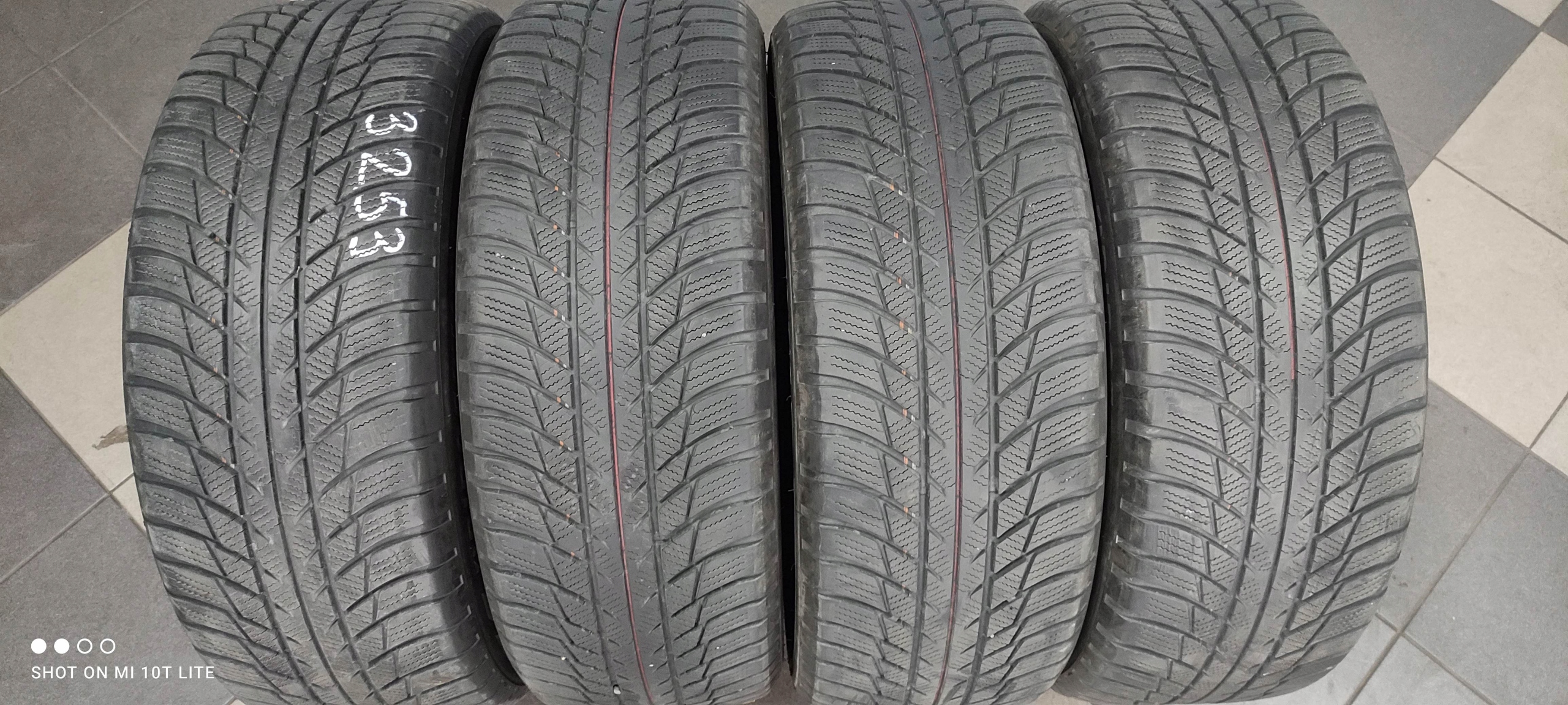 OPONY ZIMOWE 215/55R17 98V BRIDGESTONE LM001