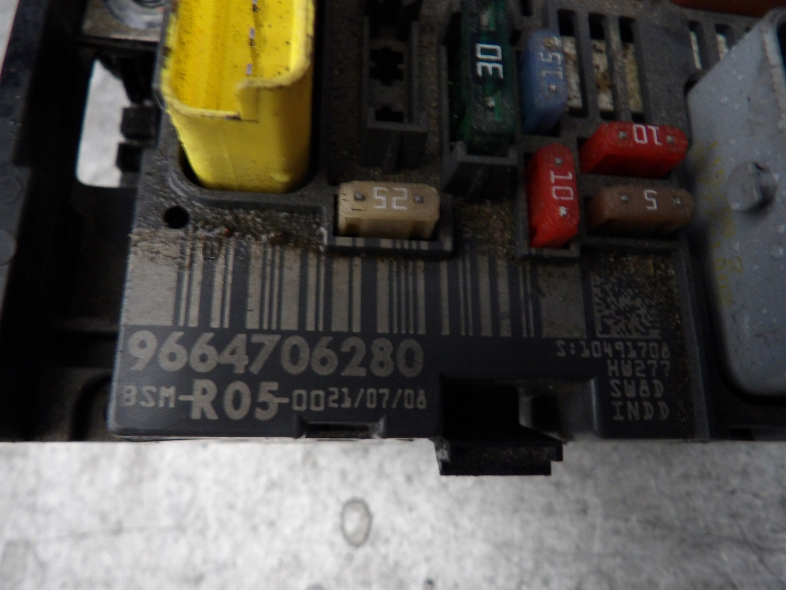 PEUGEOT PARTNER II TEPEE MODULE FUSIBLES 9664706280