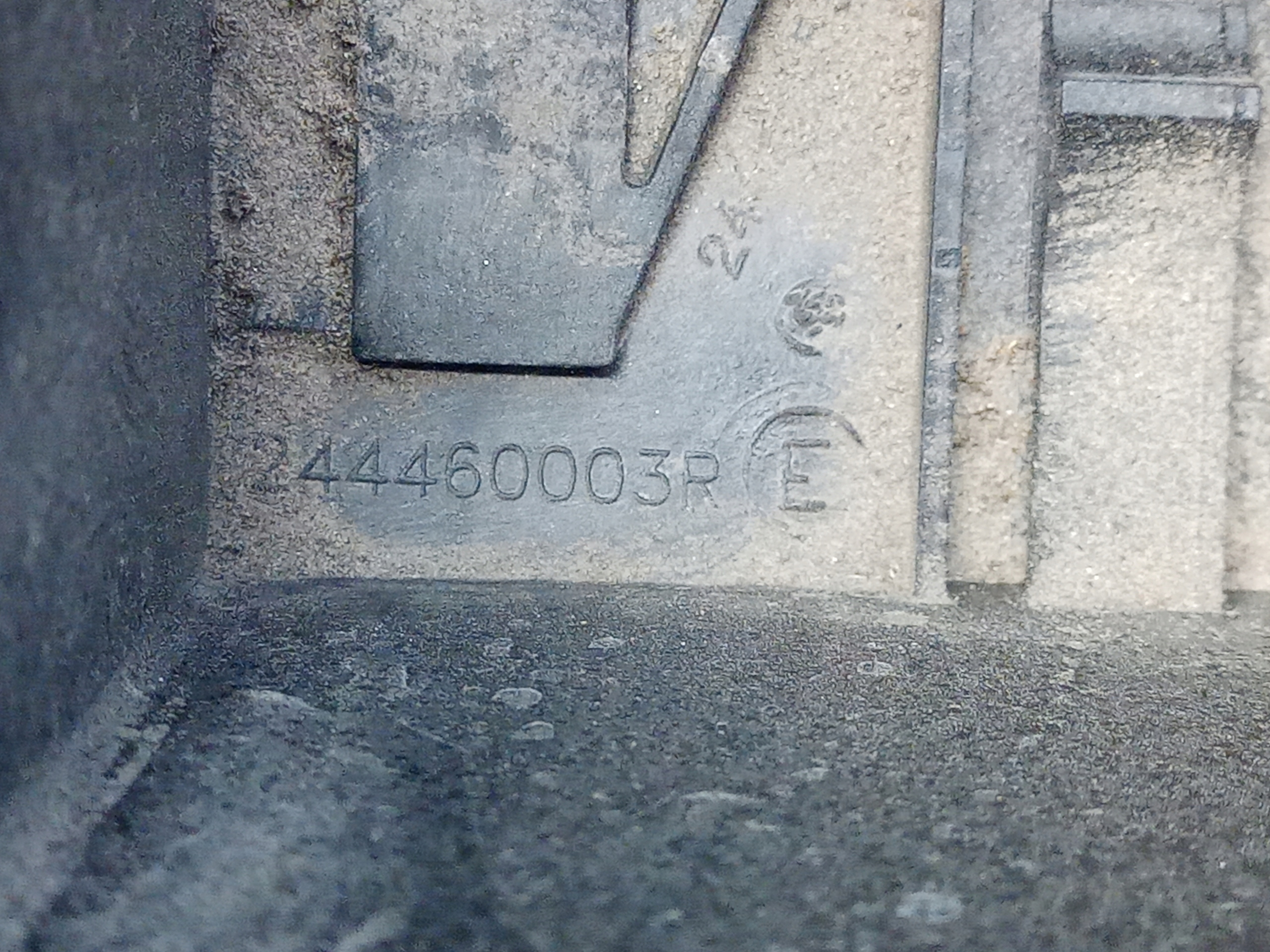 PODSTAWA AKUMULATORA TRAFIC III VIVARO B Producent części Renault OE