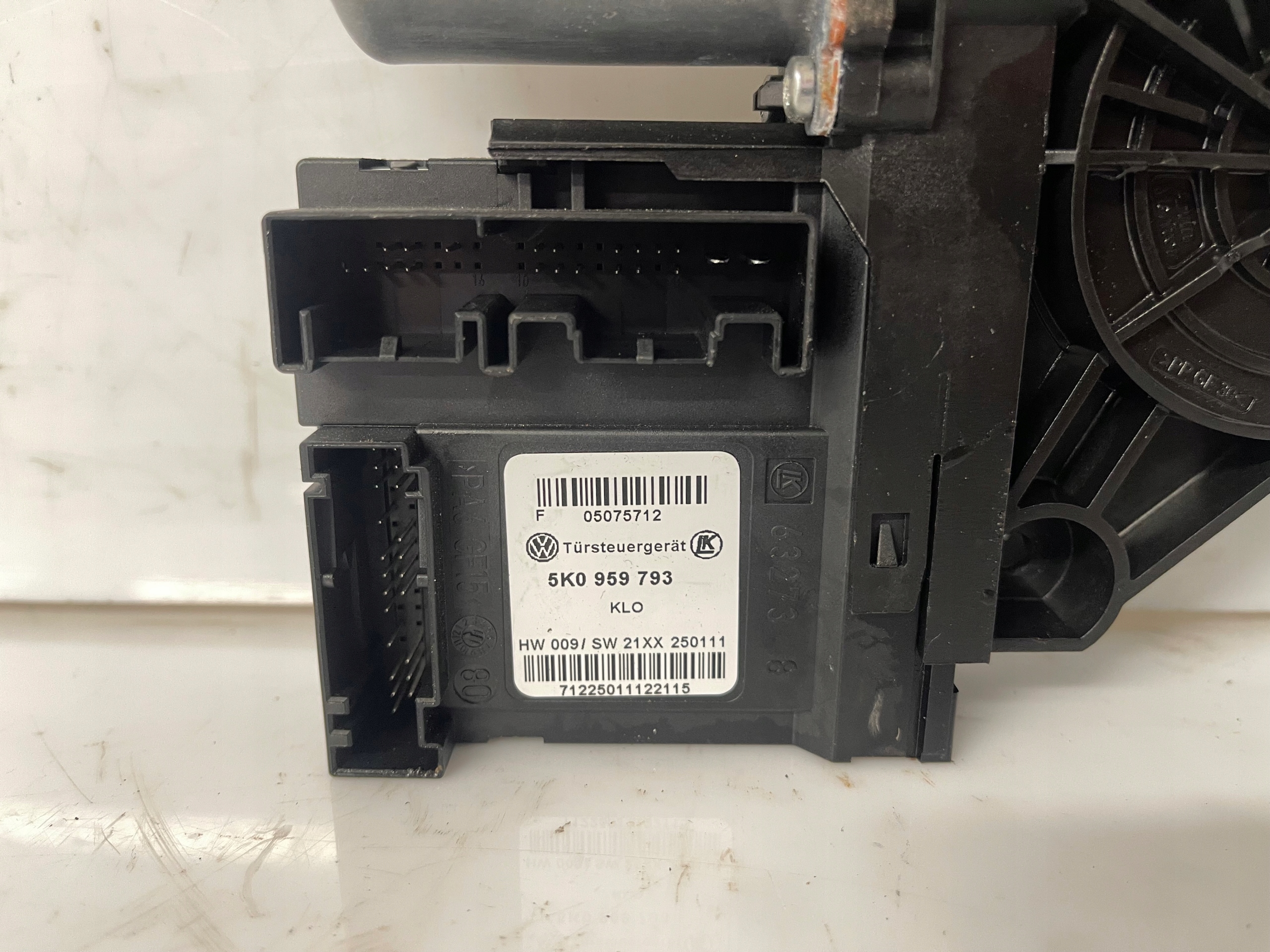 VW GOLF VI HATCHBACK 5D 5K0959701B mini motor lifting windows left front