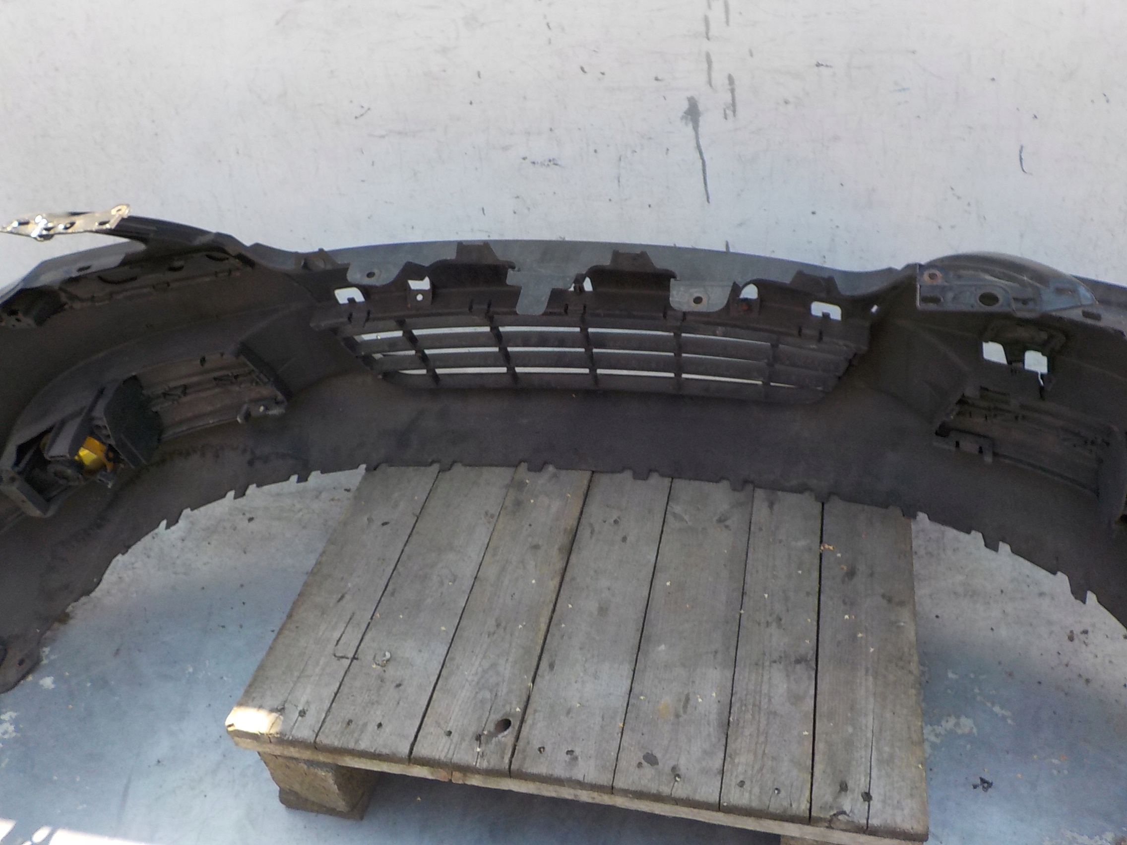 935 VOLKSWAGEN EOS bumper front front