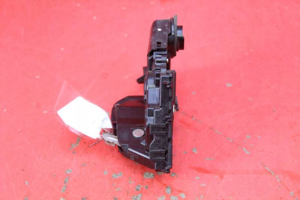 lock door right front front EU TOYOTA PRIUS 3 III XW30 09-11