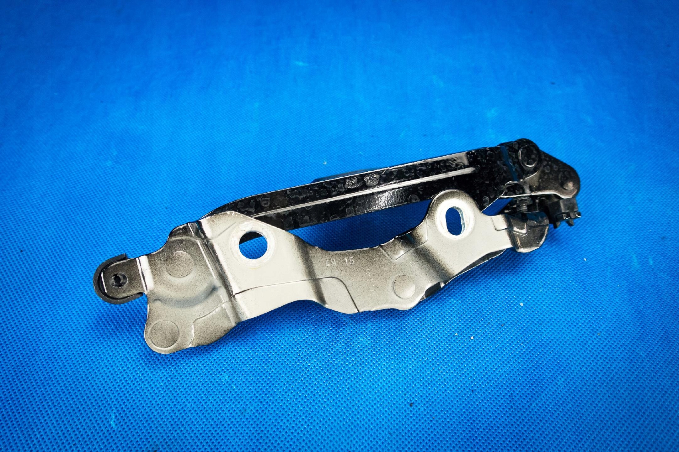 Charnière Arrière du capot Audi A3 8V Cabrio 8V7827300B
