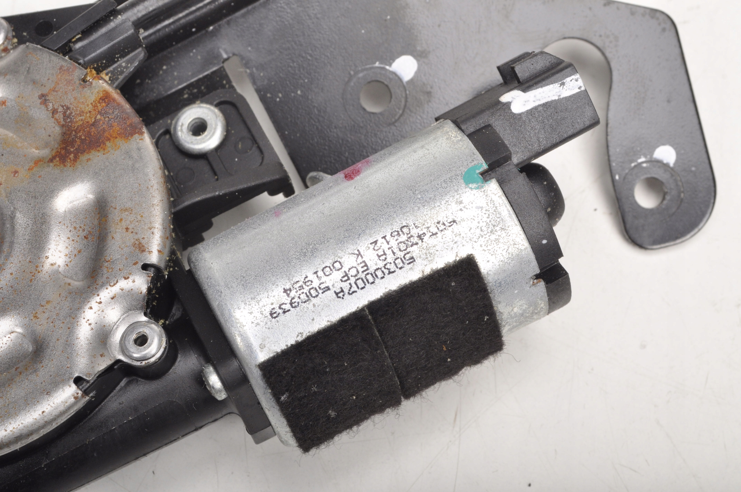 MASERATI GRANTURISMO SILNICZEK FOTELA PRAWY FOTEL Part number PRAWY FOTEL 50300007A