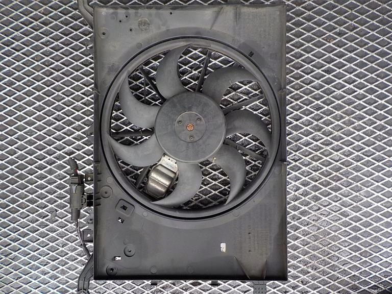 WENTYLATOR CHŁODNICY VOLVO S60 I 0130303947 Typ samochodu Samochody osobowe