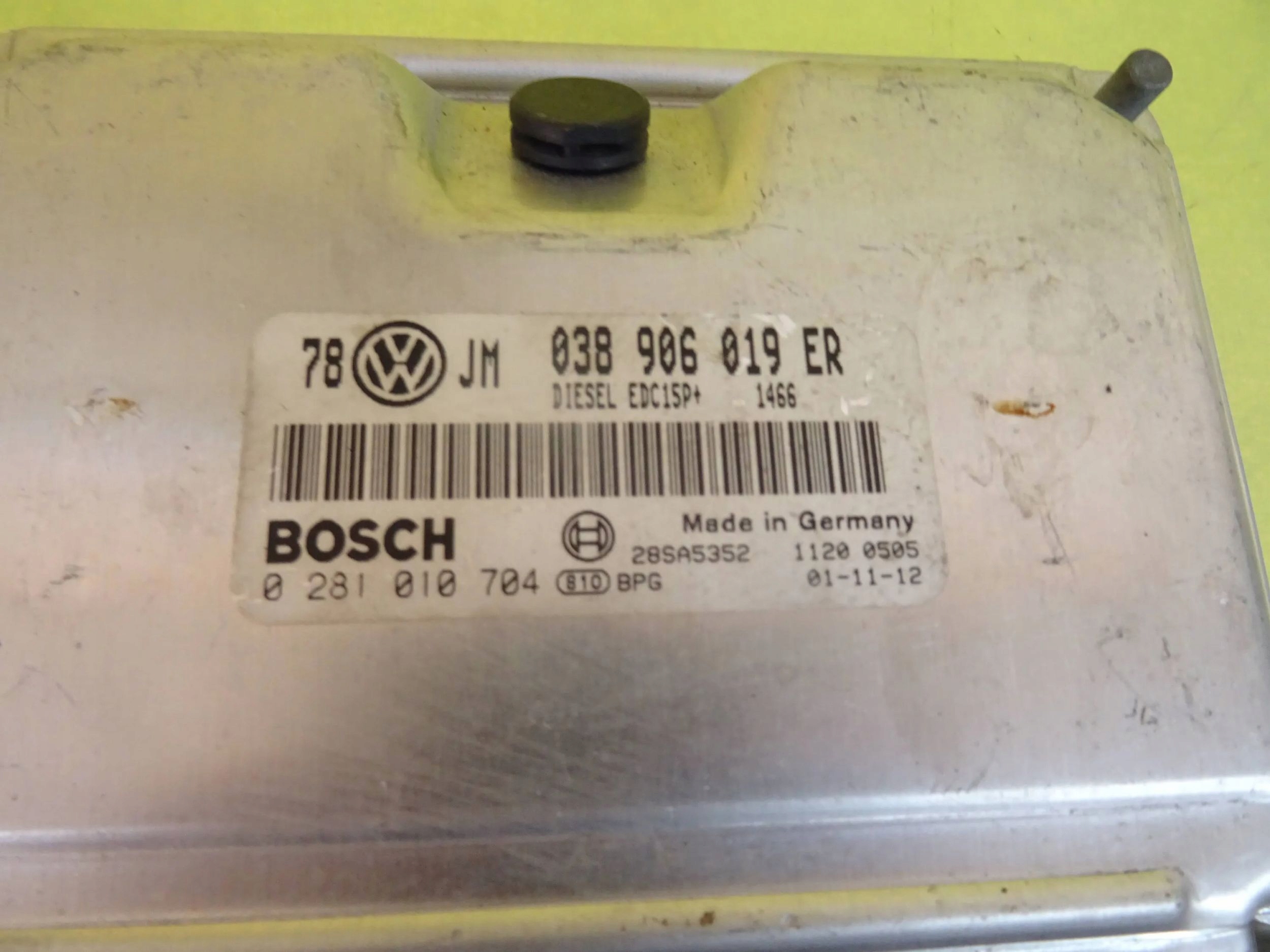 control unit of the engine VOLKSWAGEN PASSAT B5 038 906 019 ER