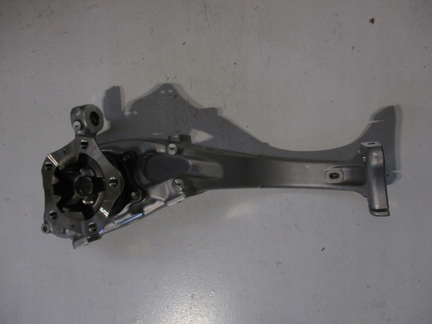 swing PORSCHE CAYENNE left front 9Y0407245