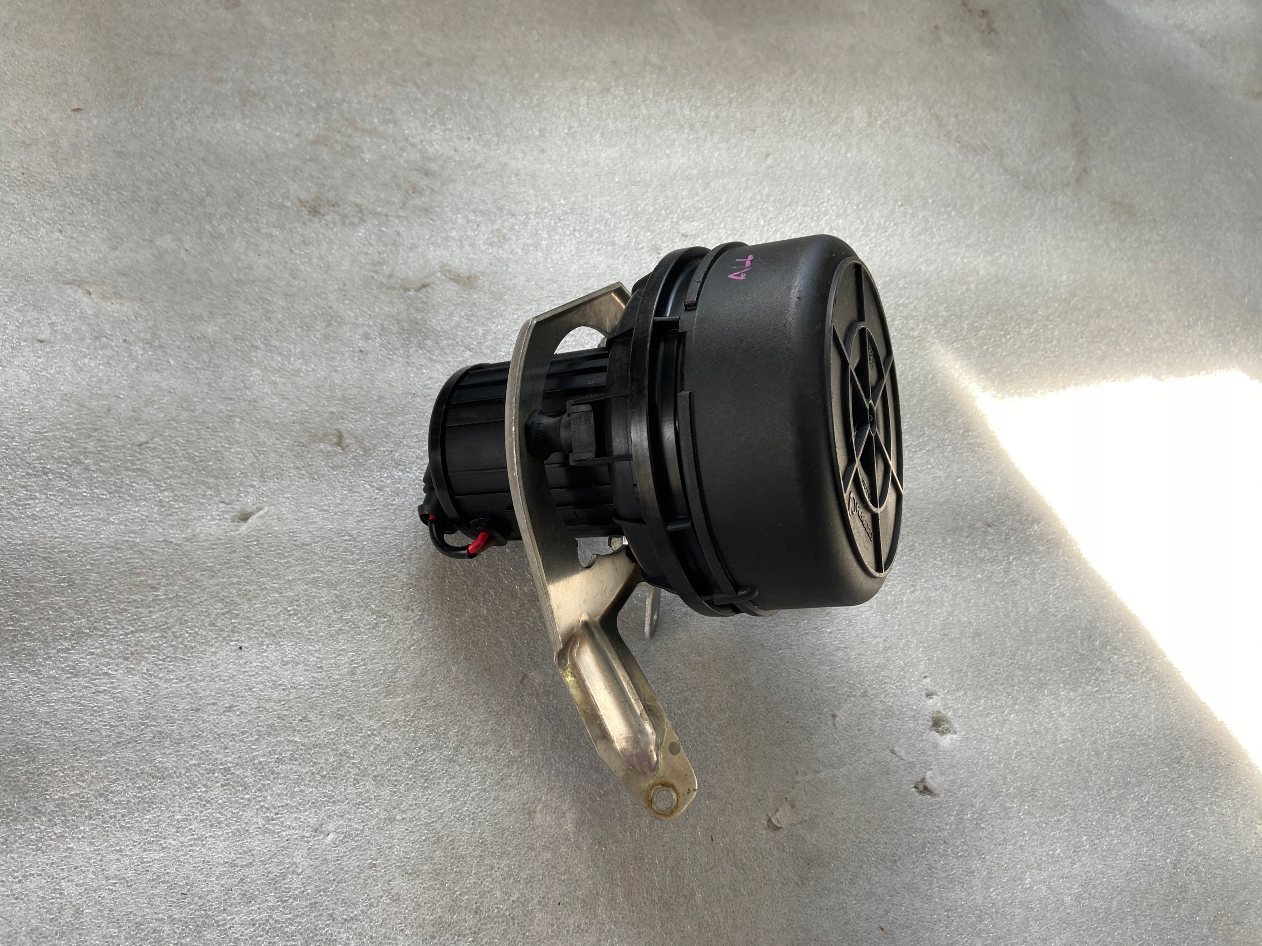 Вторинний повітряний насос AUDI R8 420906601