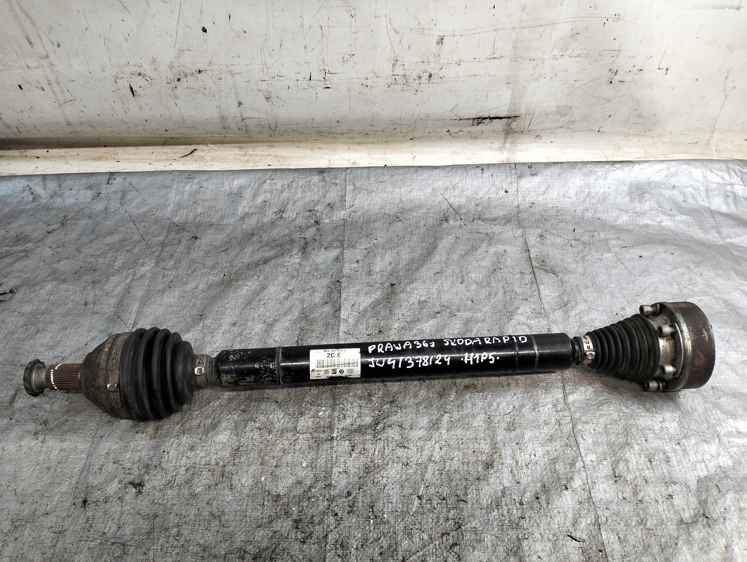 semi-axis right front SKODA RAPID 1.4D 36Z 2015r 6C0407272C