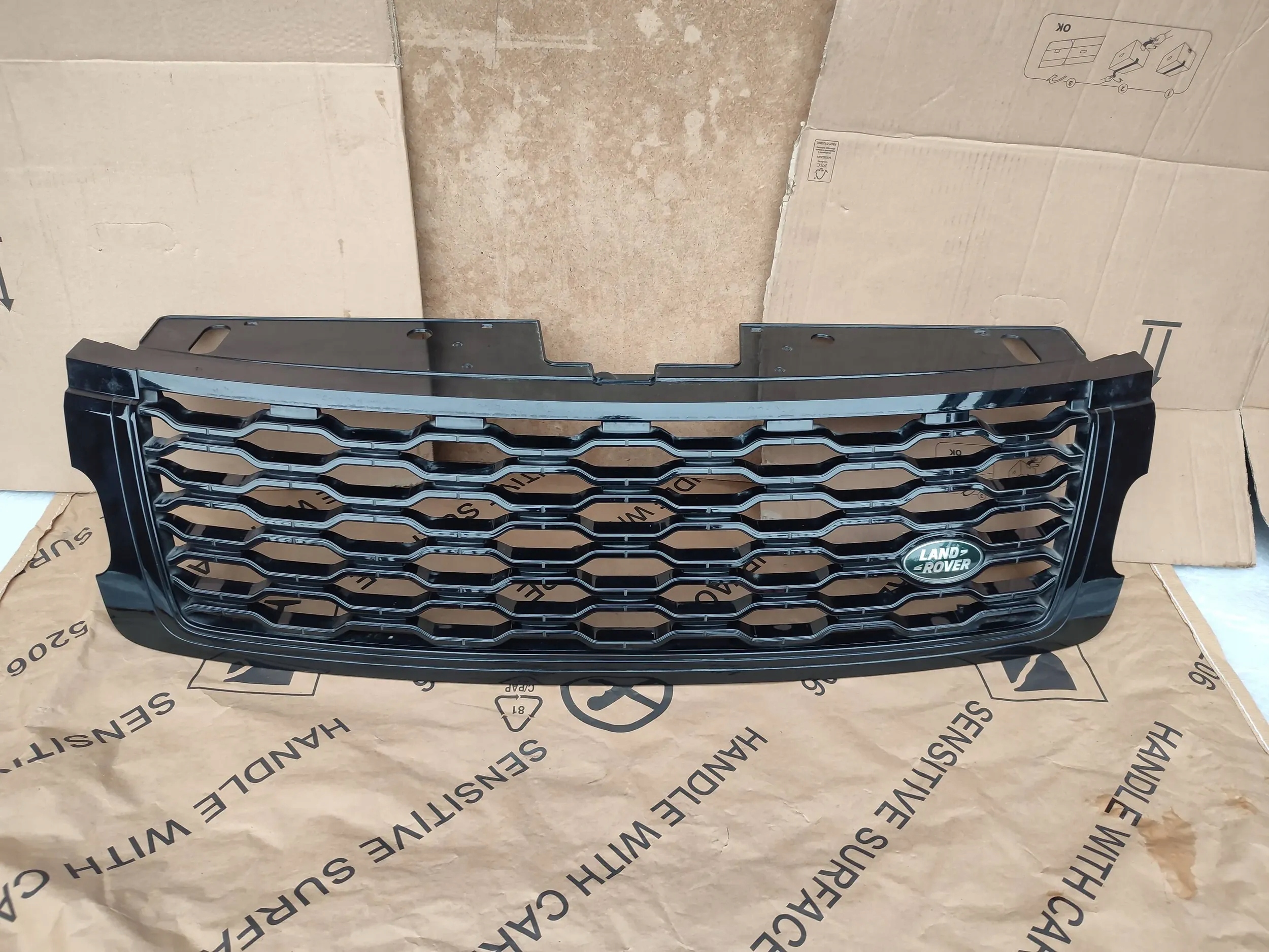 GRILL ATRAPA Land Rover Range Rover vogue L405 2018 LIFT BLACK JK52-8200-CD Producent części Land Rover OE