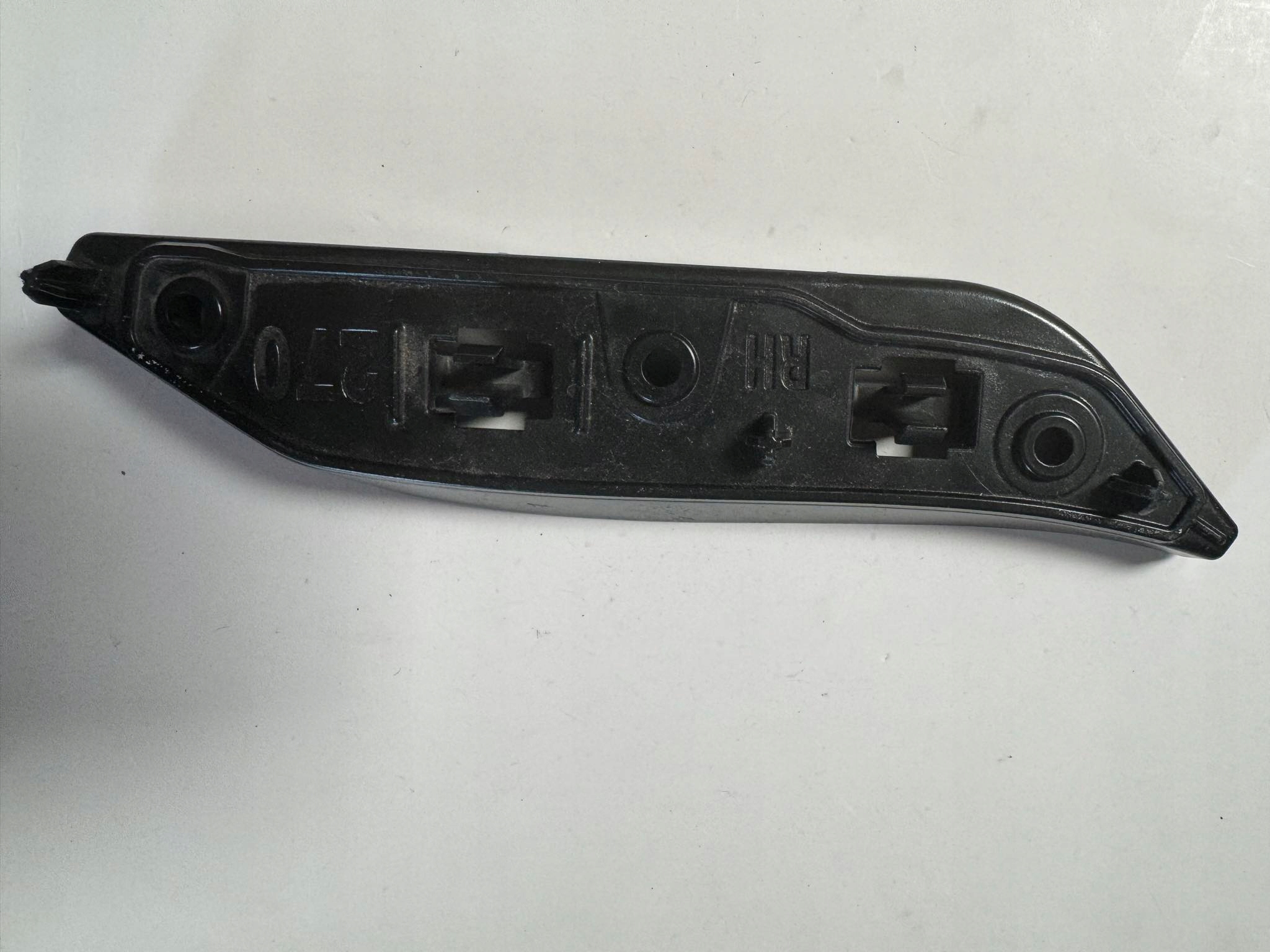 SEAT IBIZA V 19r. -> bumper bracket right front 6f0807184A