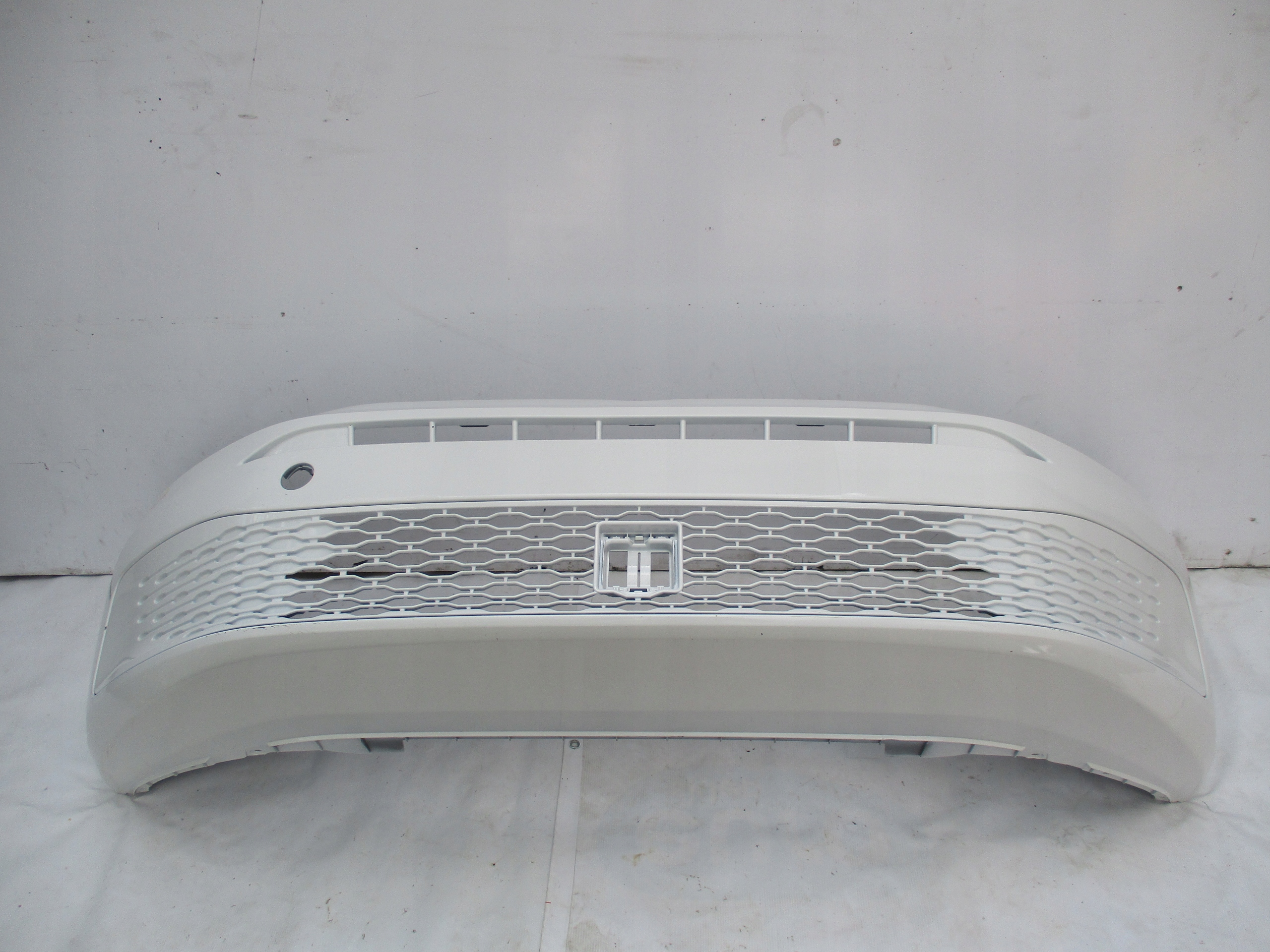 bumper front front VW Caddy V 2K7 807221A
