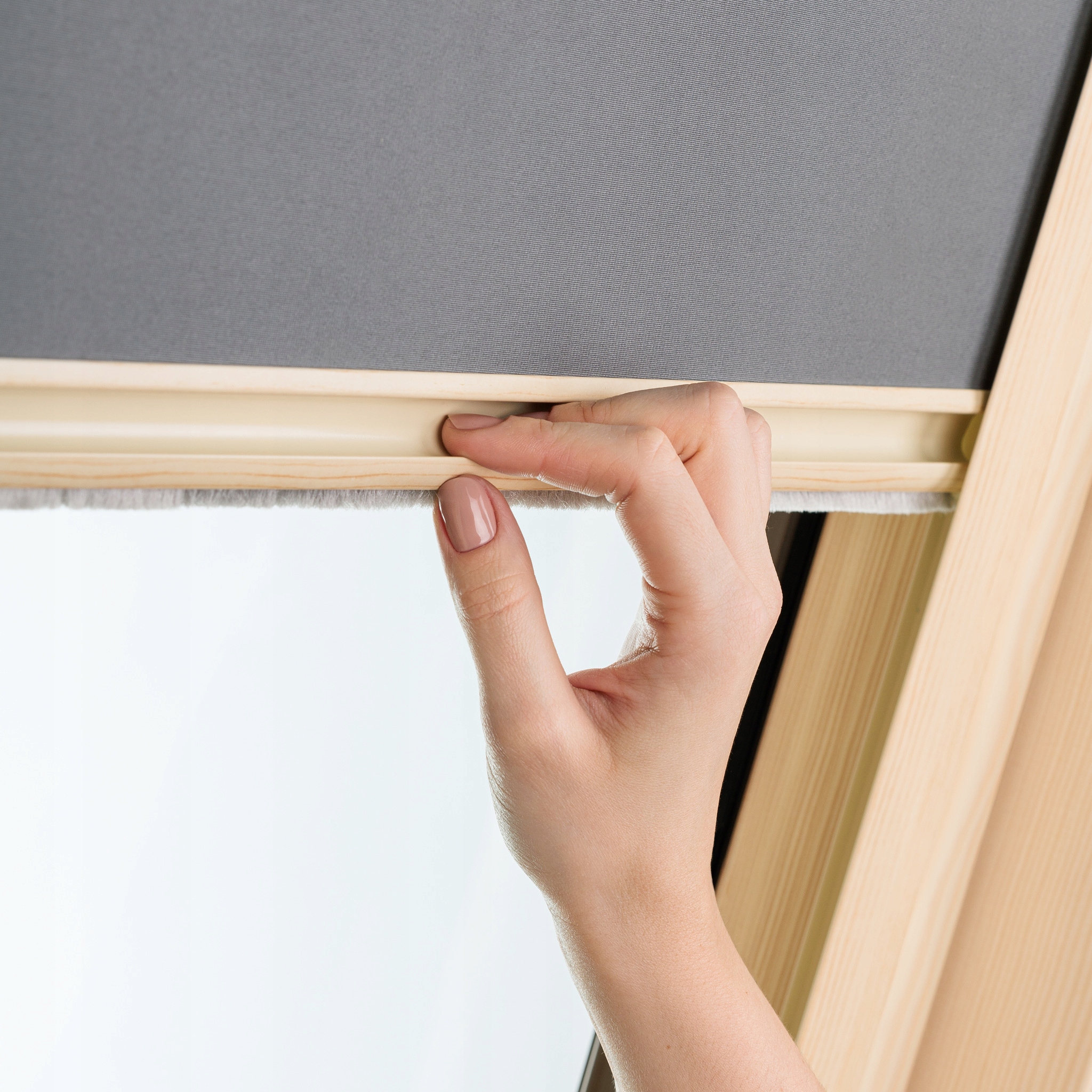 Roleta dachowa zaciemniająca 78x118 do okien Fakro Velux Model okna VELUX FAKRO