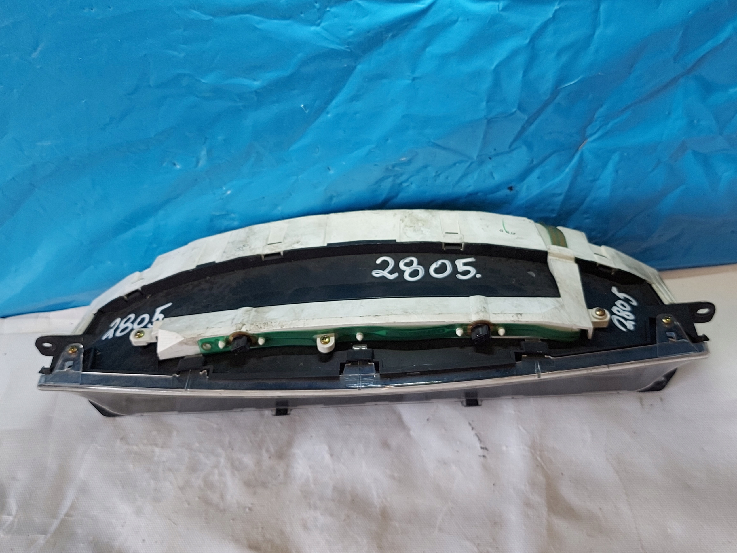 dials clock MITSUBISHI SIGMA F10 3.0 B MB879687