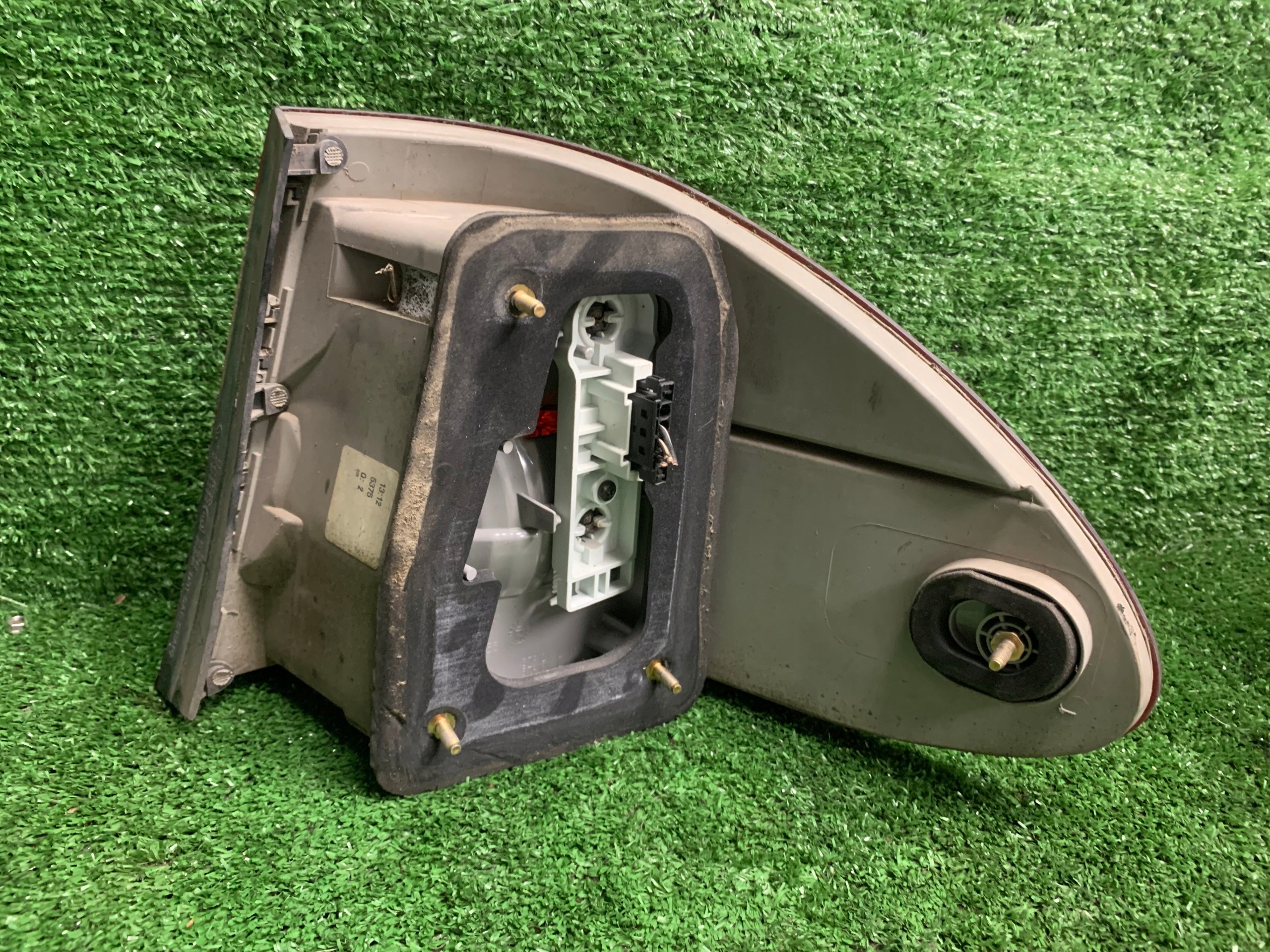 Mercedes E Klasa W211 Kombi light rear rear part left A2118201164