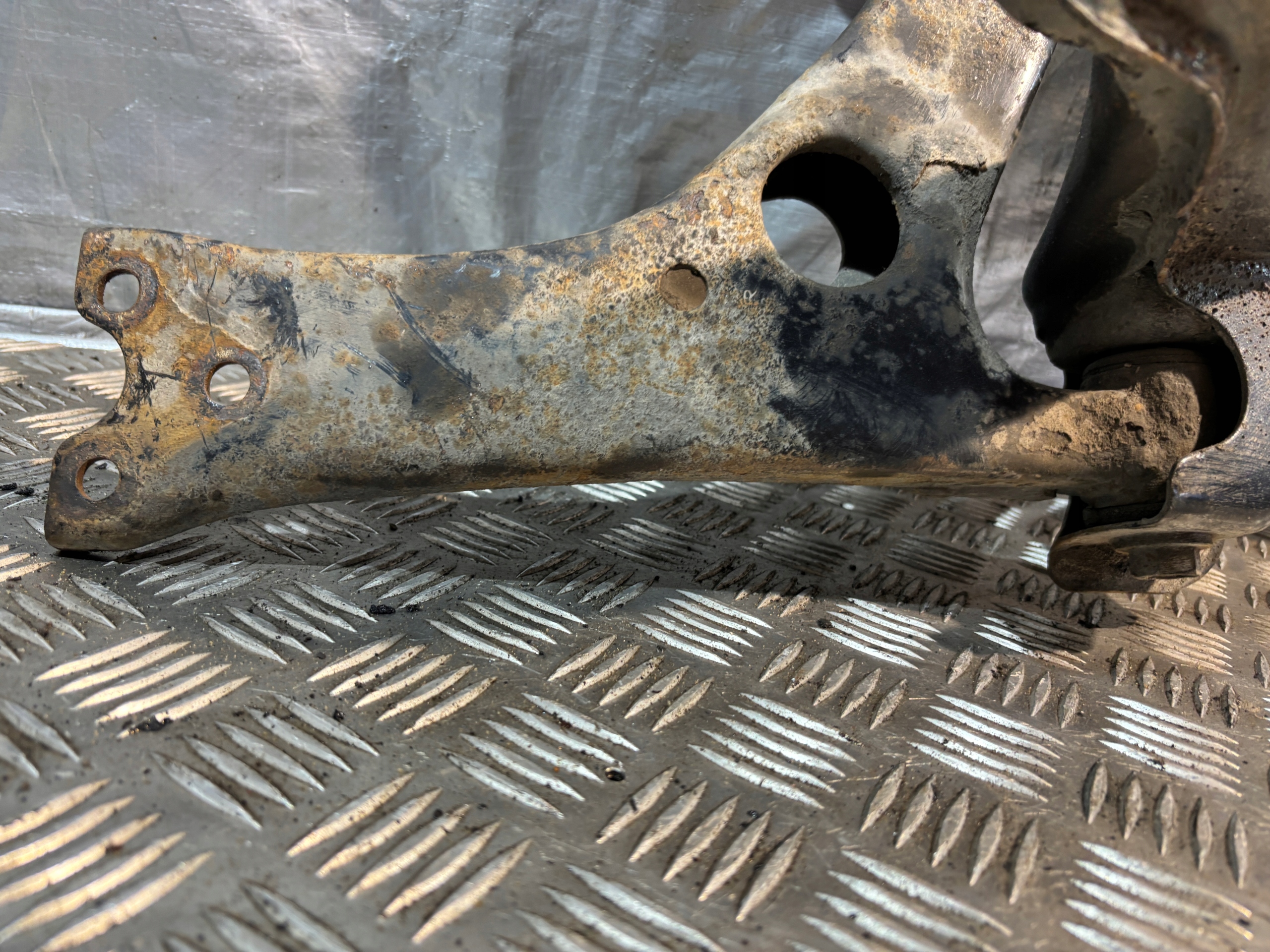 subframe front subframe Toyota Corolla Verso and 1 2.0 D-4D