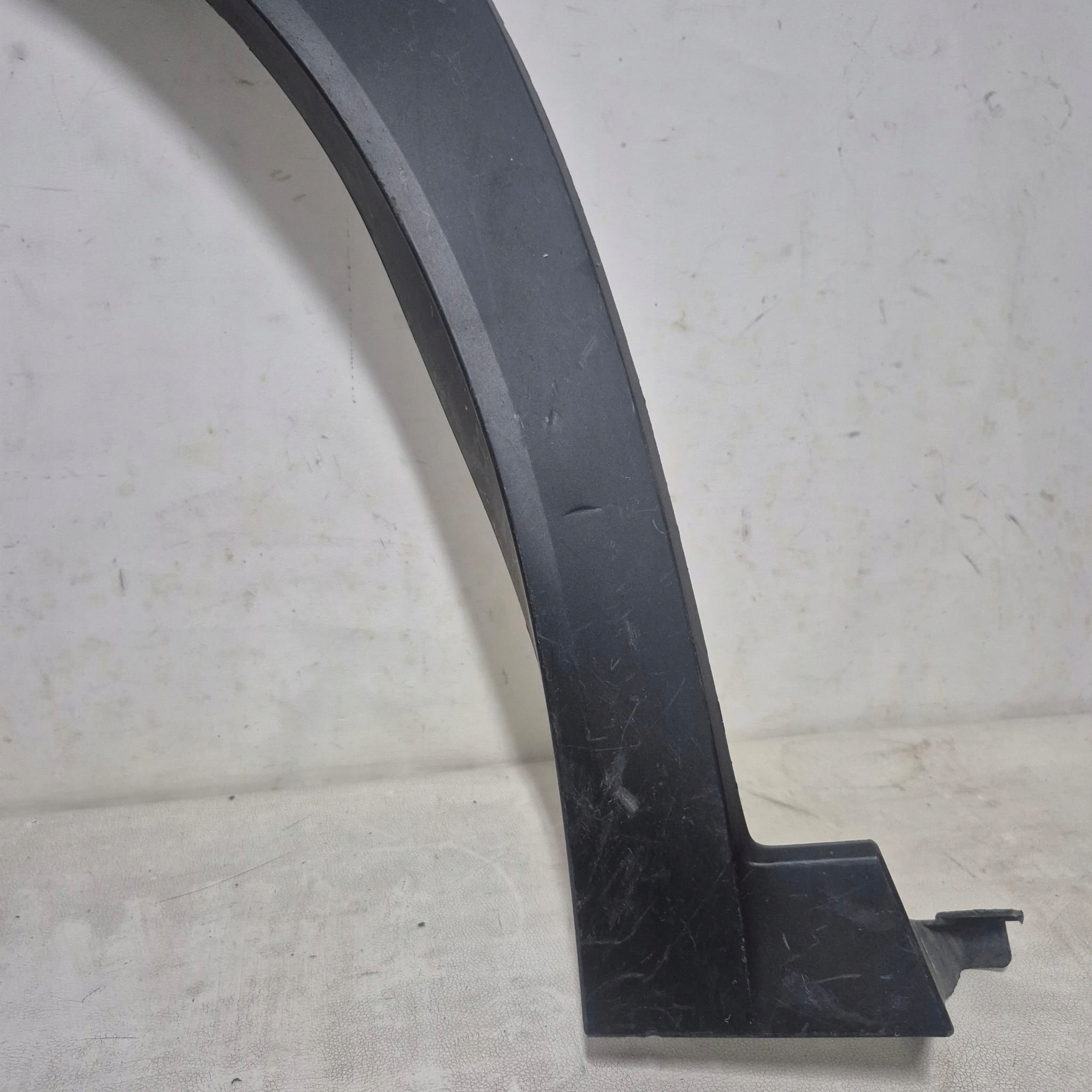 LEXUS UX 18-> moulding cap left front