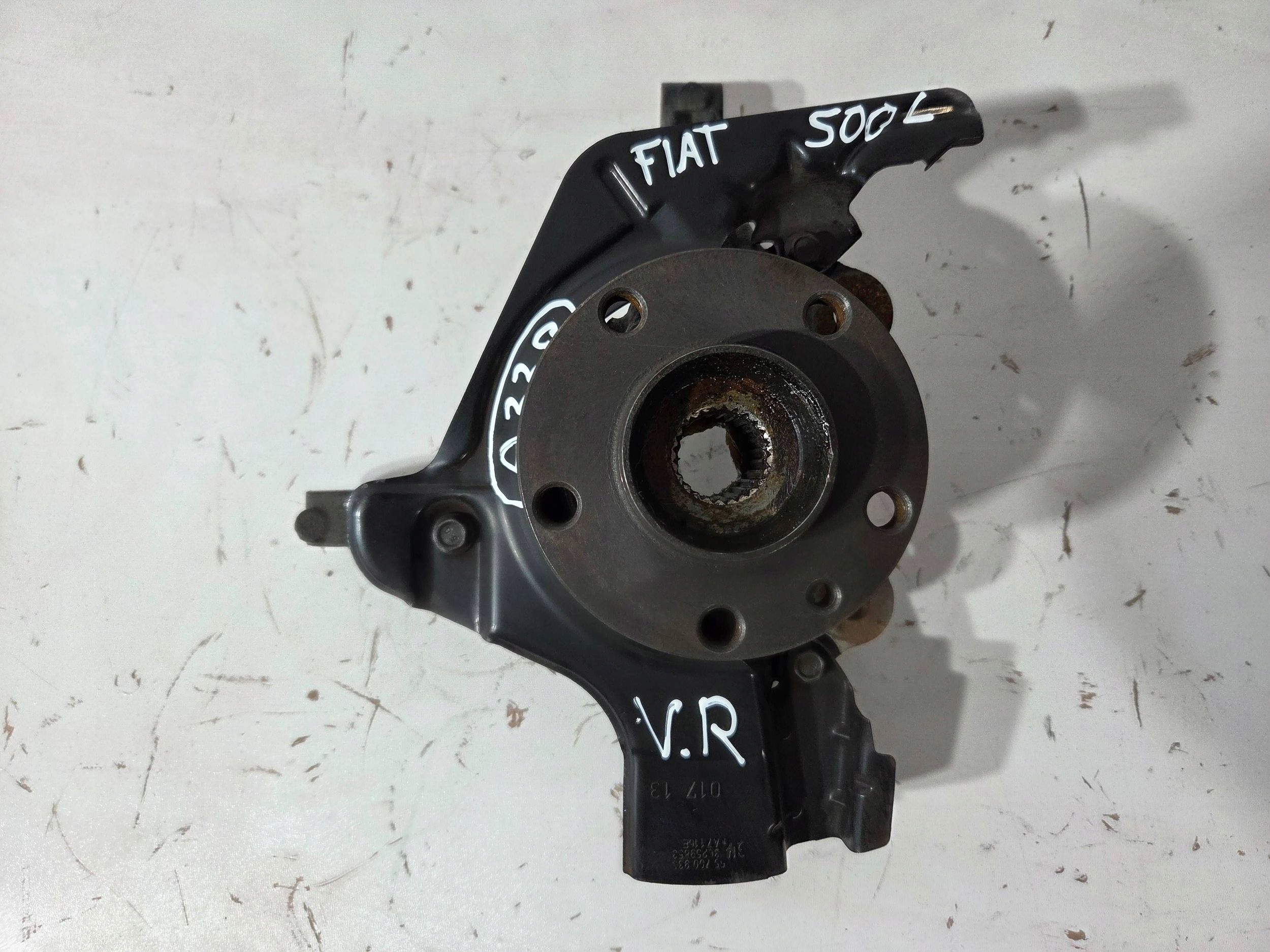 Fiat 500L swing front right (A339)