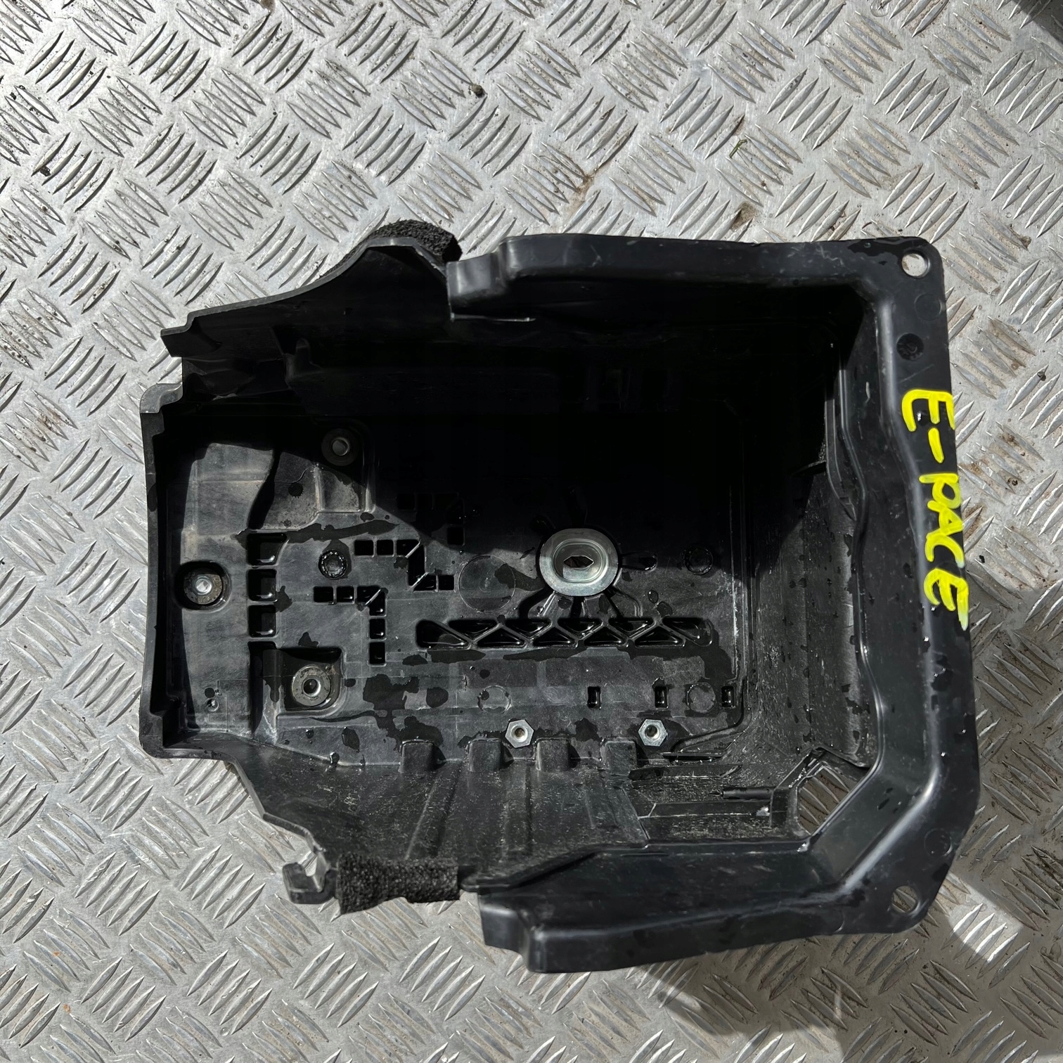 Grundlage AKUMULATORA LAND ROVER E-PACE