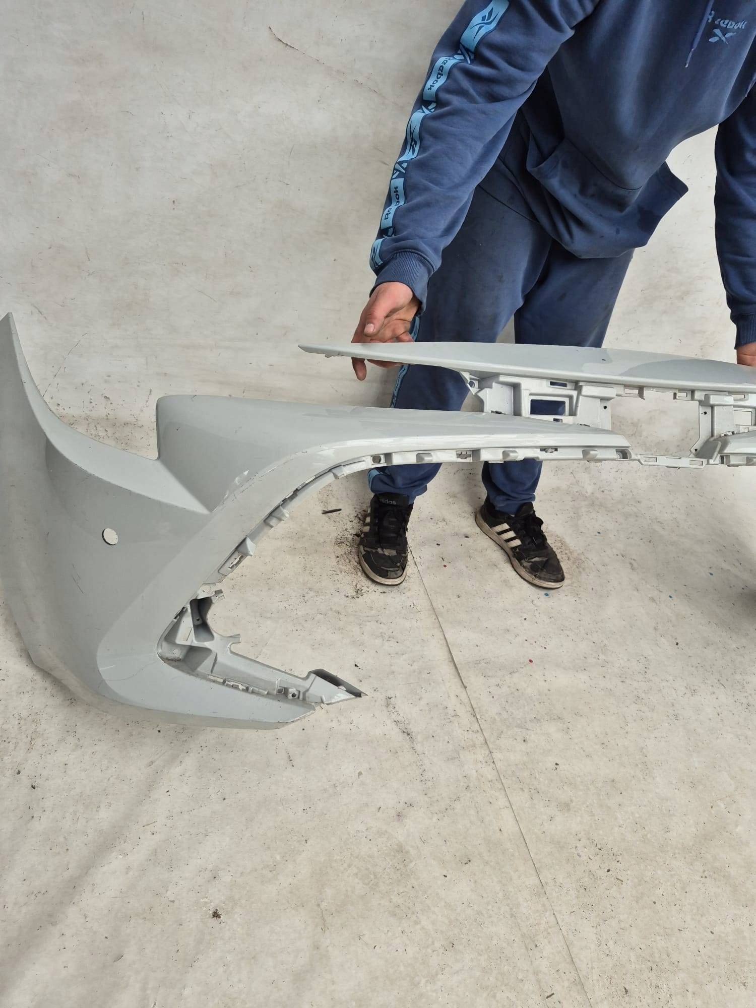 TOYOTA COROLLA E21 GR HB KOMBI bumper front front
