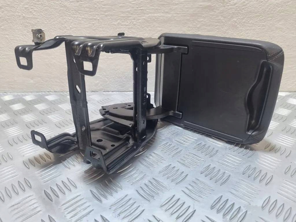bracciolo tunelu srodkowego Audi A5 8T 2008 8K0864207D