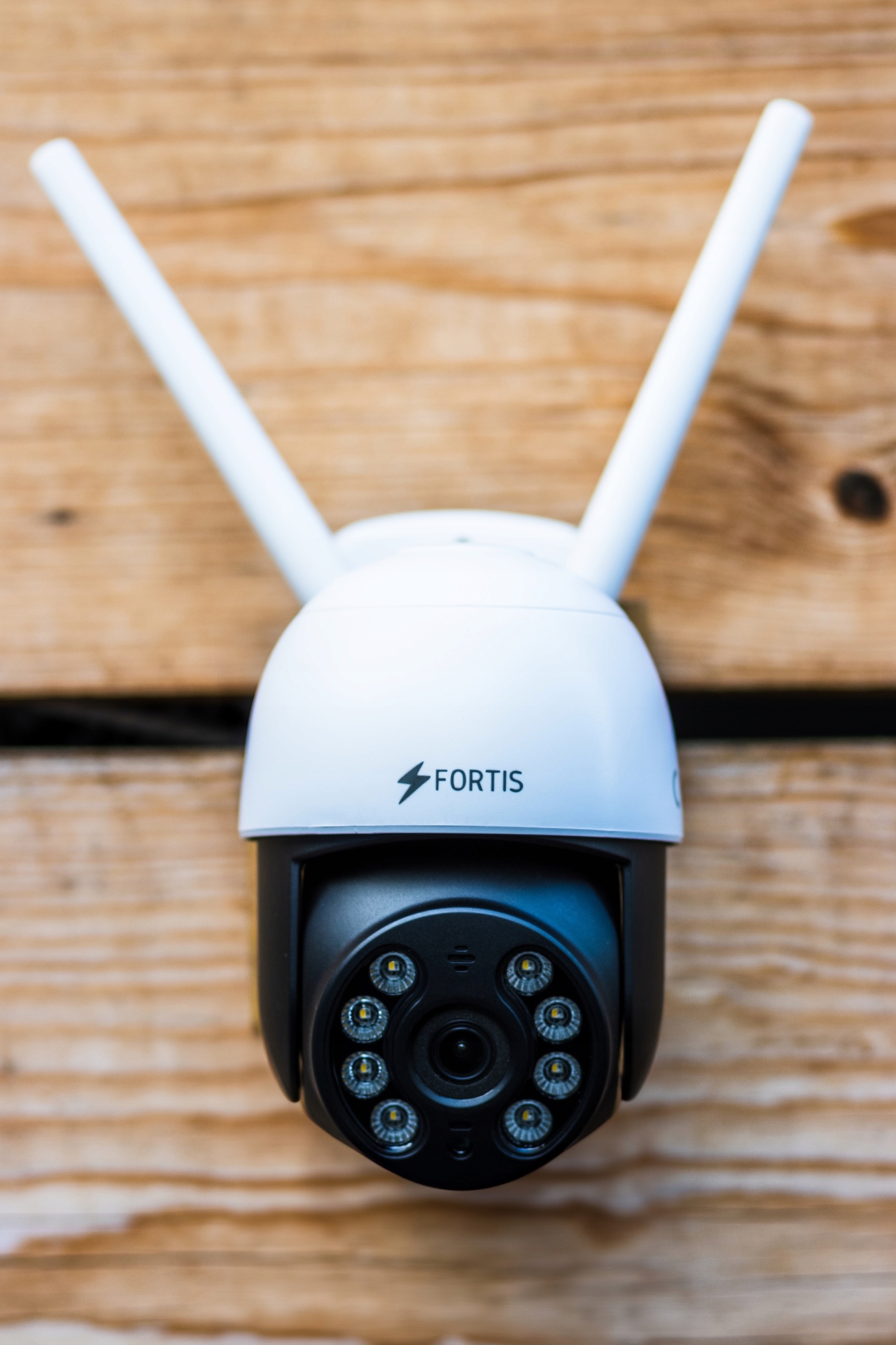 KAMERA ZEWNĘTRZNA OBROTOWA IP WIFI 8MPX 4K ULTRA HD 4x ZOOM DO MONITORINGU Model SE-CAM 8.0