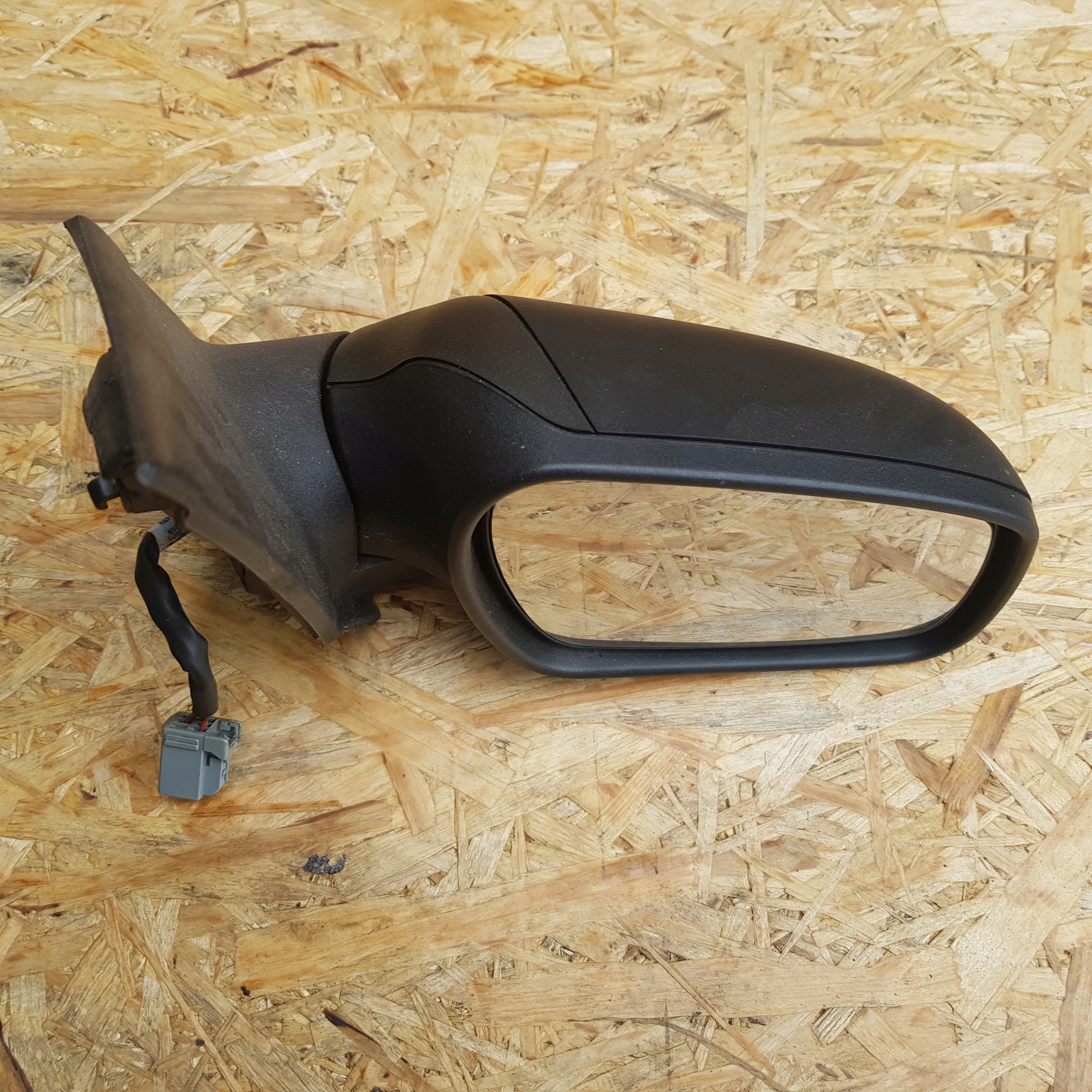 FORD FOCUS MK2 04-07r KOMBI HB mirror electrics right black,