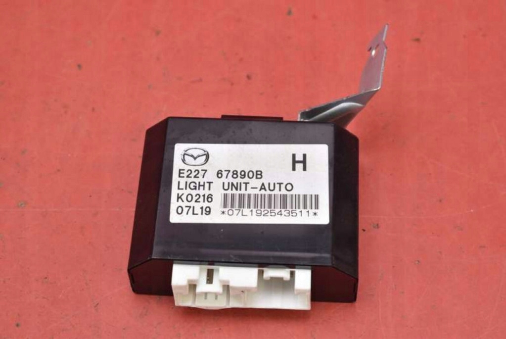 Centralina modulo luci E22767890B MAZDA CX-7 06-09