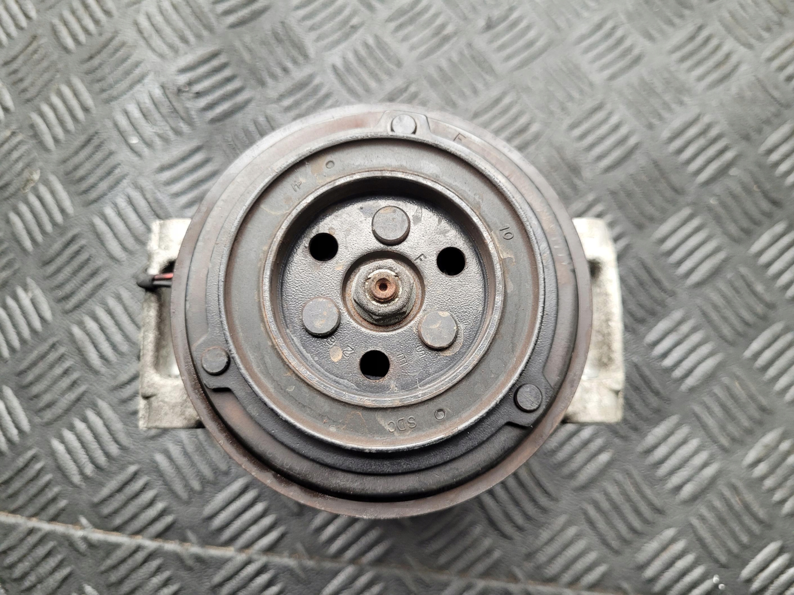 compressor of the air conditioning compressor; LAND RANGE ROVER EVOQUE L538 LIFT 2.0 D