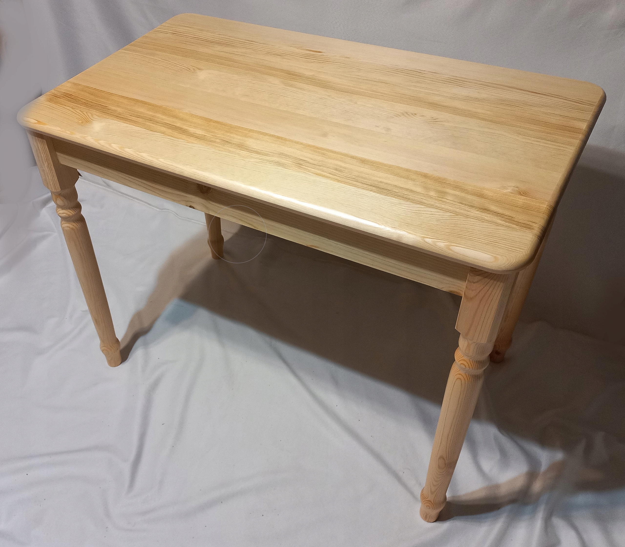 Dřevěný Stůl z borovice, surový, nelakovaný, soustružený, 100x60