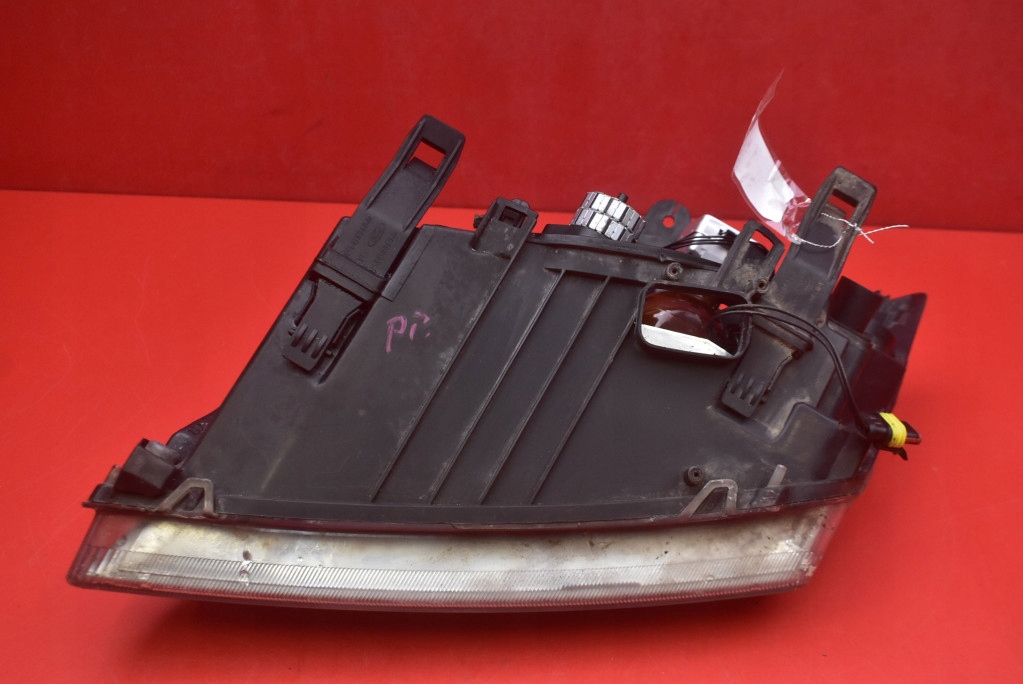 REFLEKTOR right light front XENON EU FORD FOCUS MK2 04-08