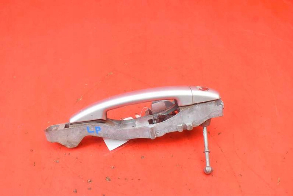 handle left front front SREBRNA 9680168680 PEUGEOT 308 1 and T7 07-11