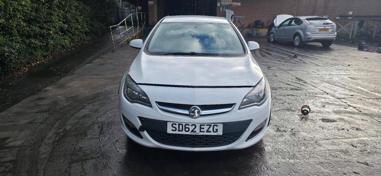front complete Opel Astra J facelift 2012 13364614