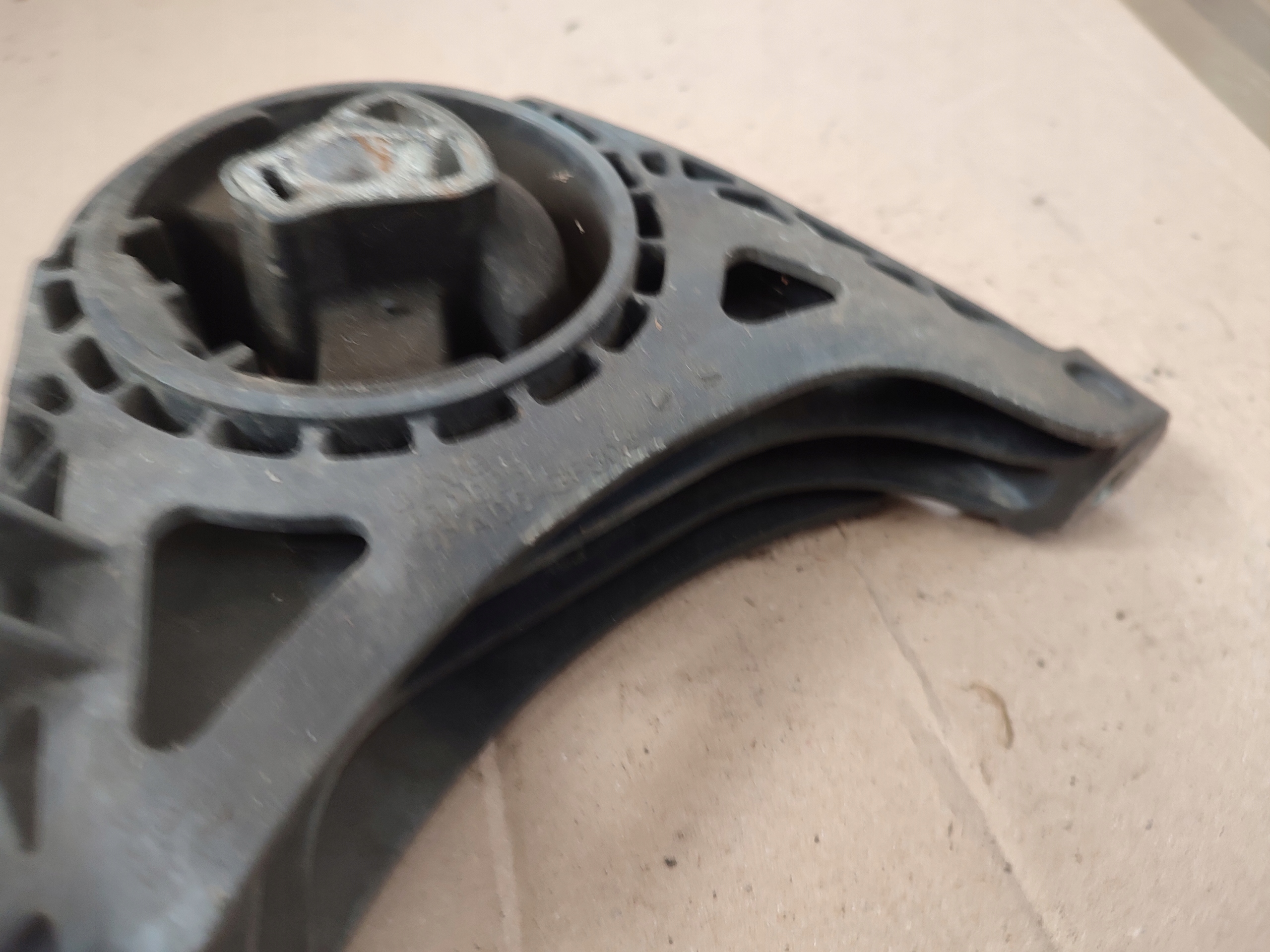 OPEL INSIGNIA 2.0 CDTI engine mount 13227769