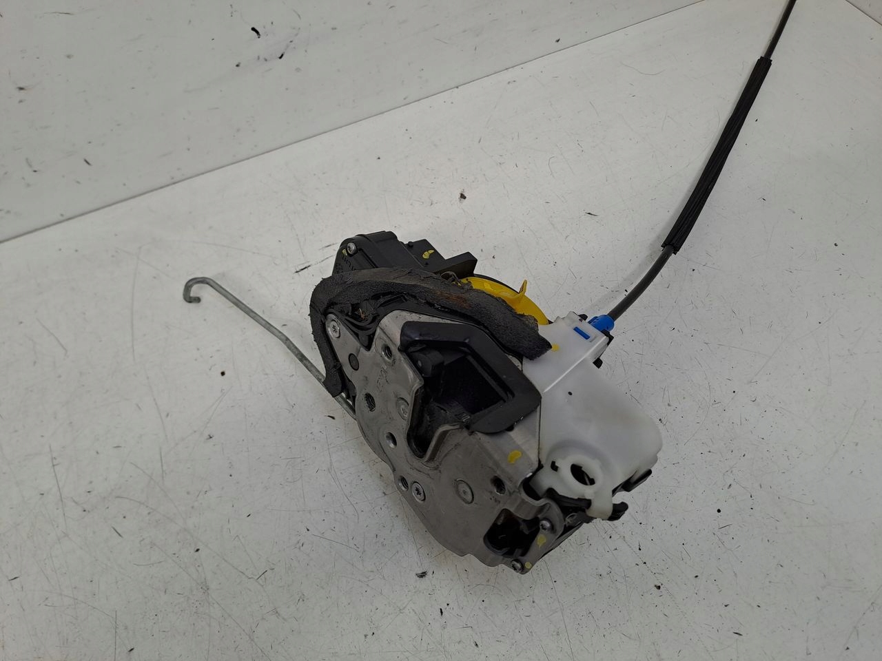 lock front front left Opel Astra J 2,0 CDTI