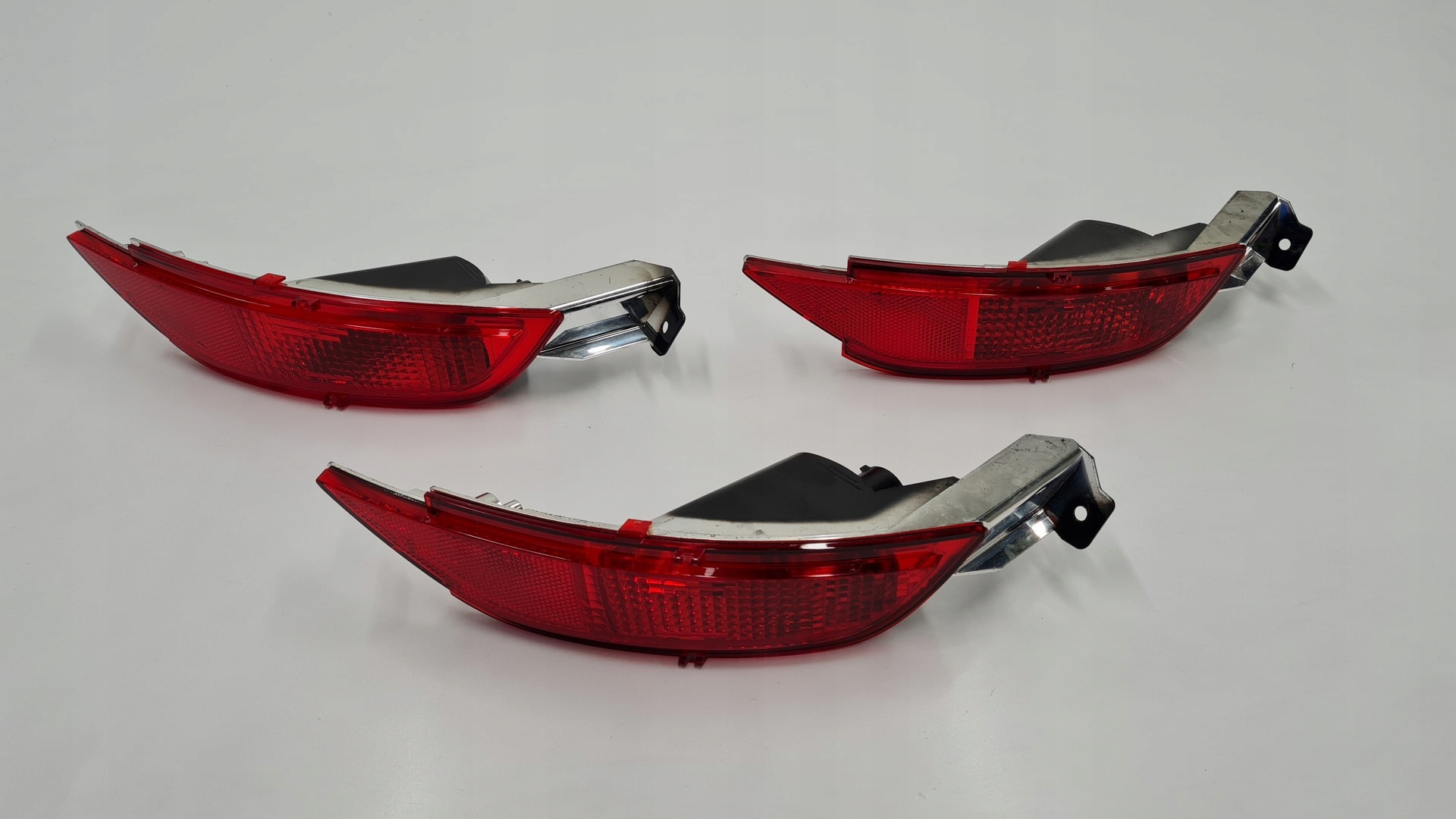 LAMPA TYLNA PRZECIWMGIELNA FORD FIESTA MK7 C-MAX Strona zabudowy prawa