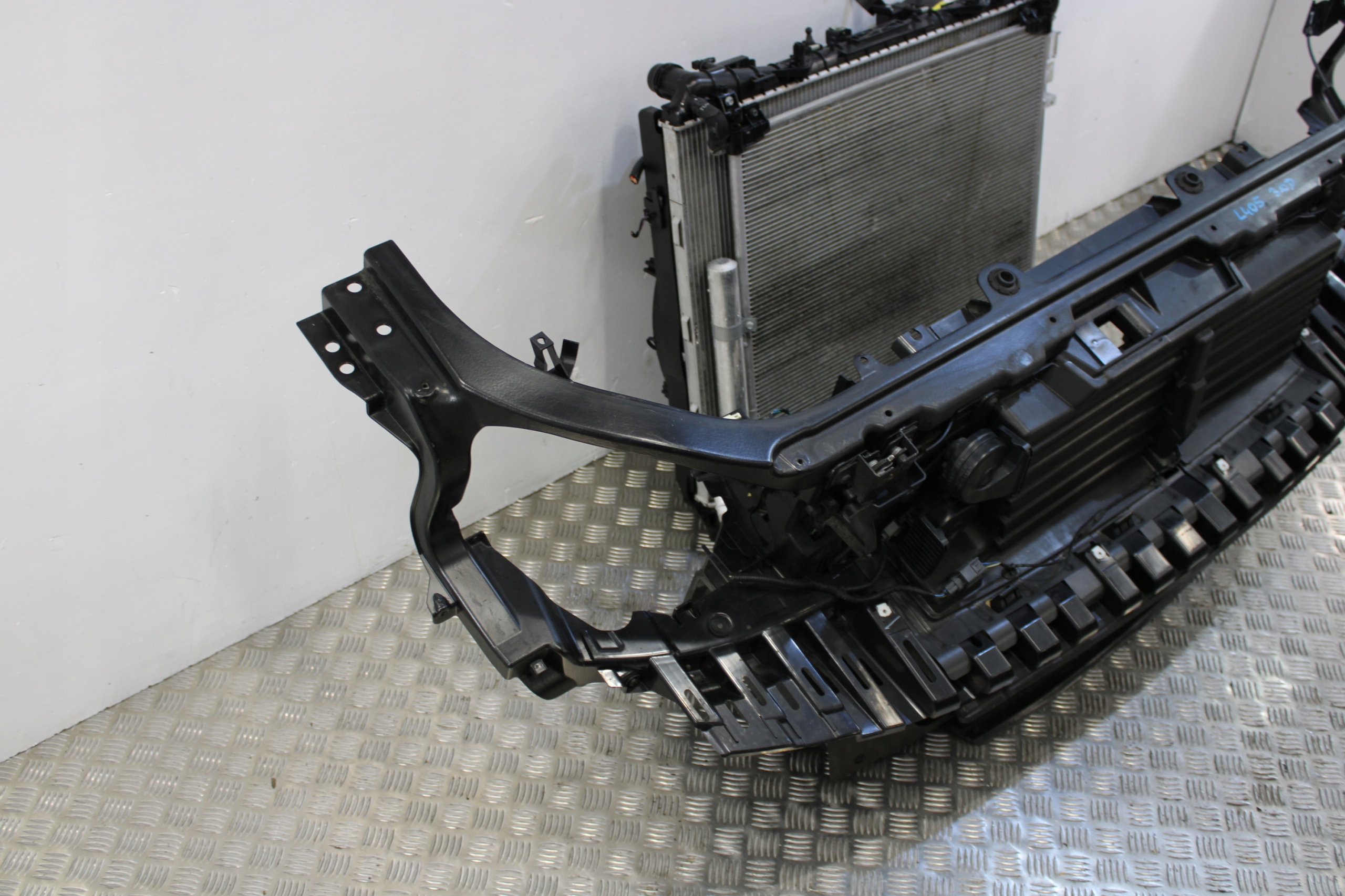 support panel for radiators front radiator pillar LAND RANGE ROVER VOGUE L405 FL 3,0D