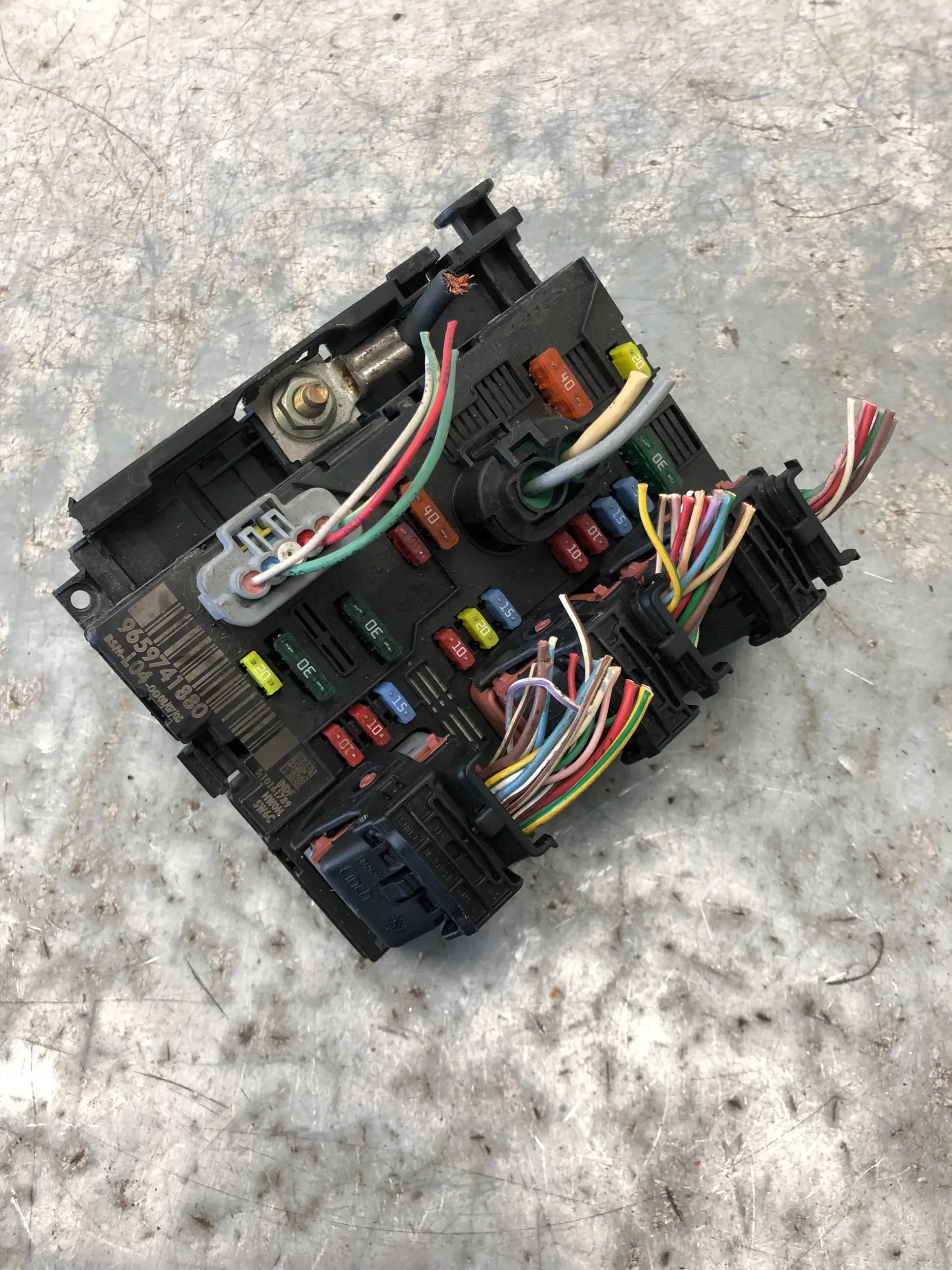 SKRZYNKA BEZPIECZNIKÓW MODUŁ BSM PEUGEOT 307 CC 9659741880