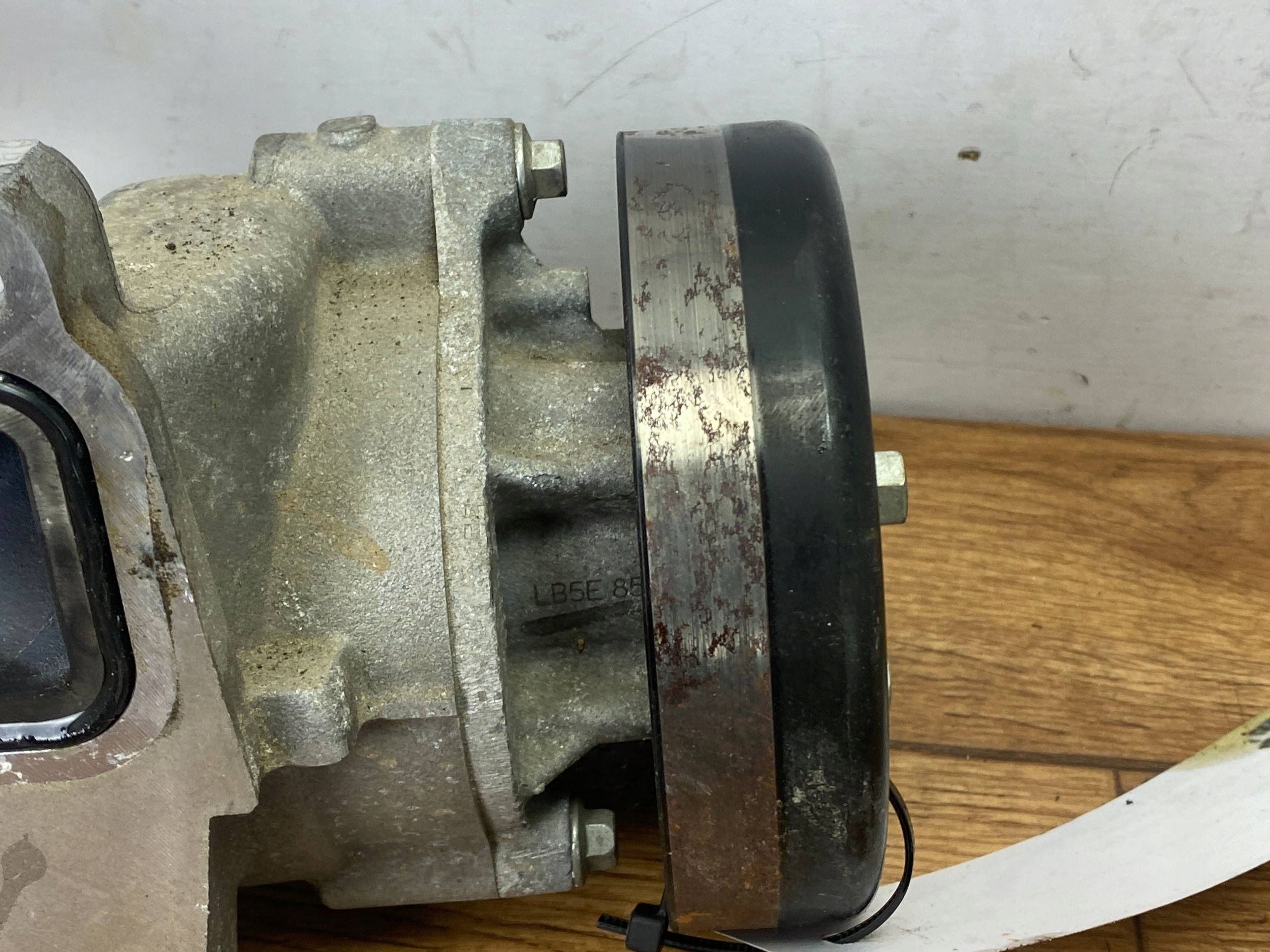 water pump Ford Explorer VI 200+