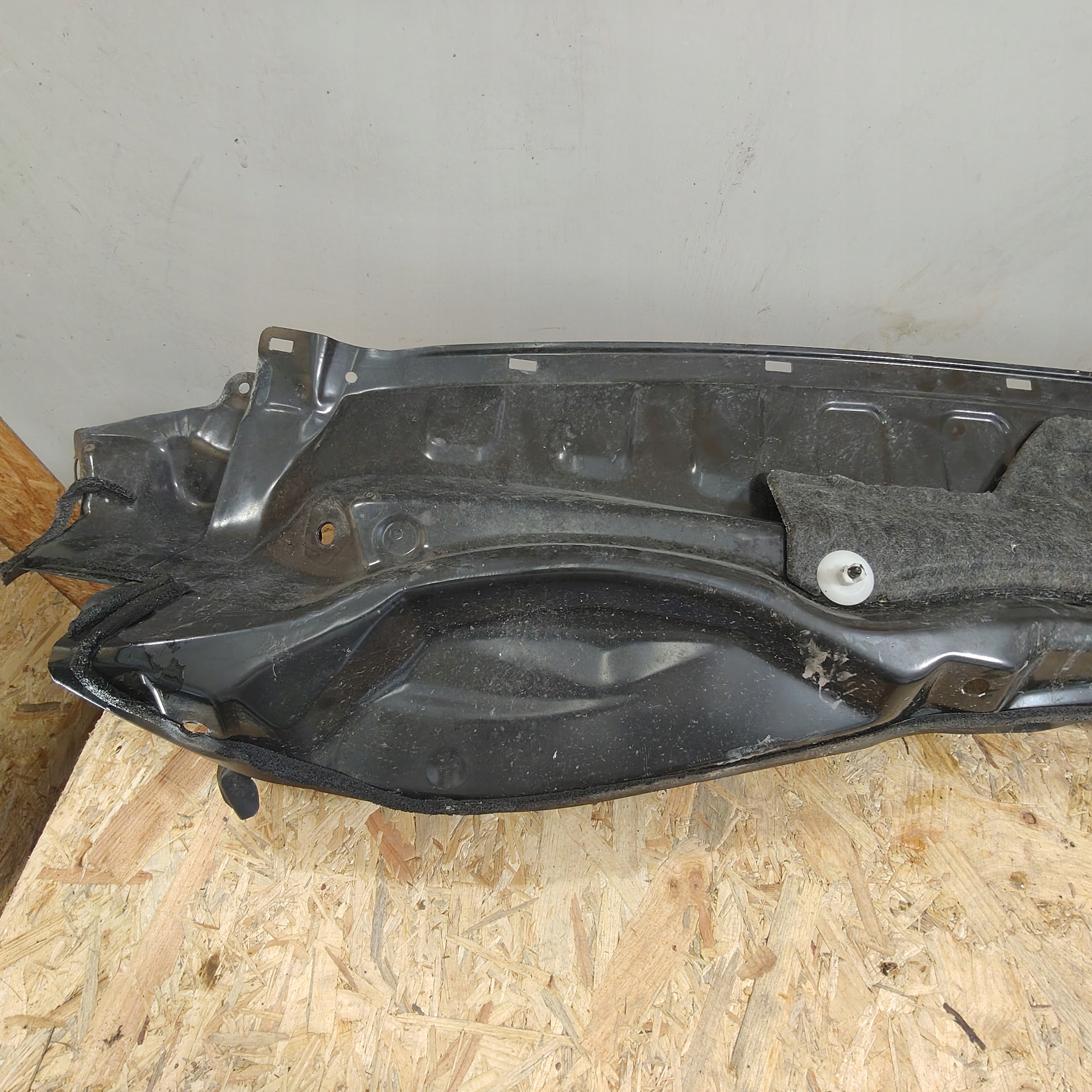 torpedo lower metallic TOYOTA YARIS III
