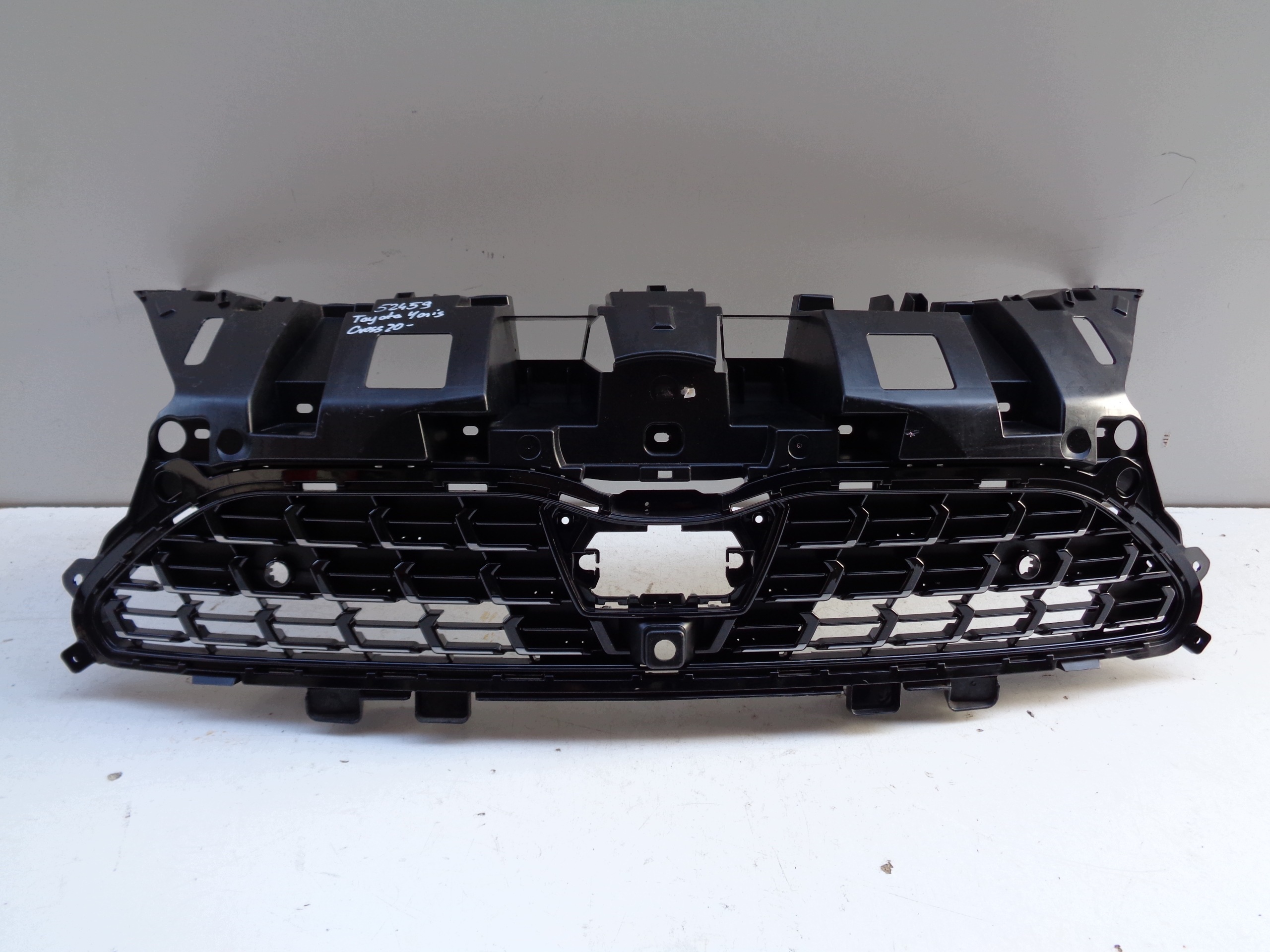 Grille TOYOTA YARIS CROSS 20- NR 52459