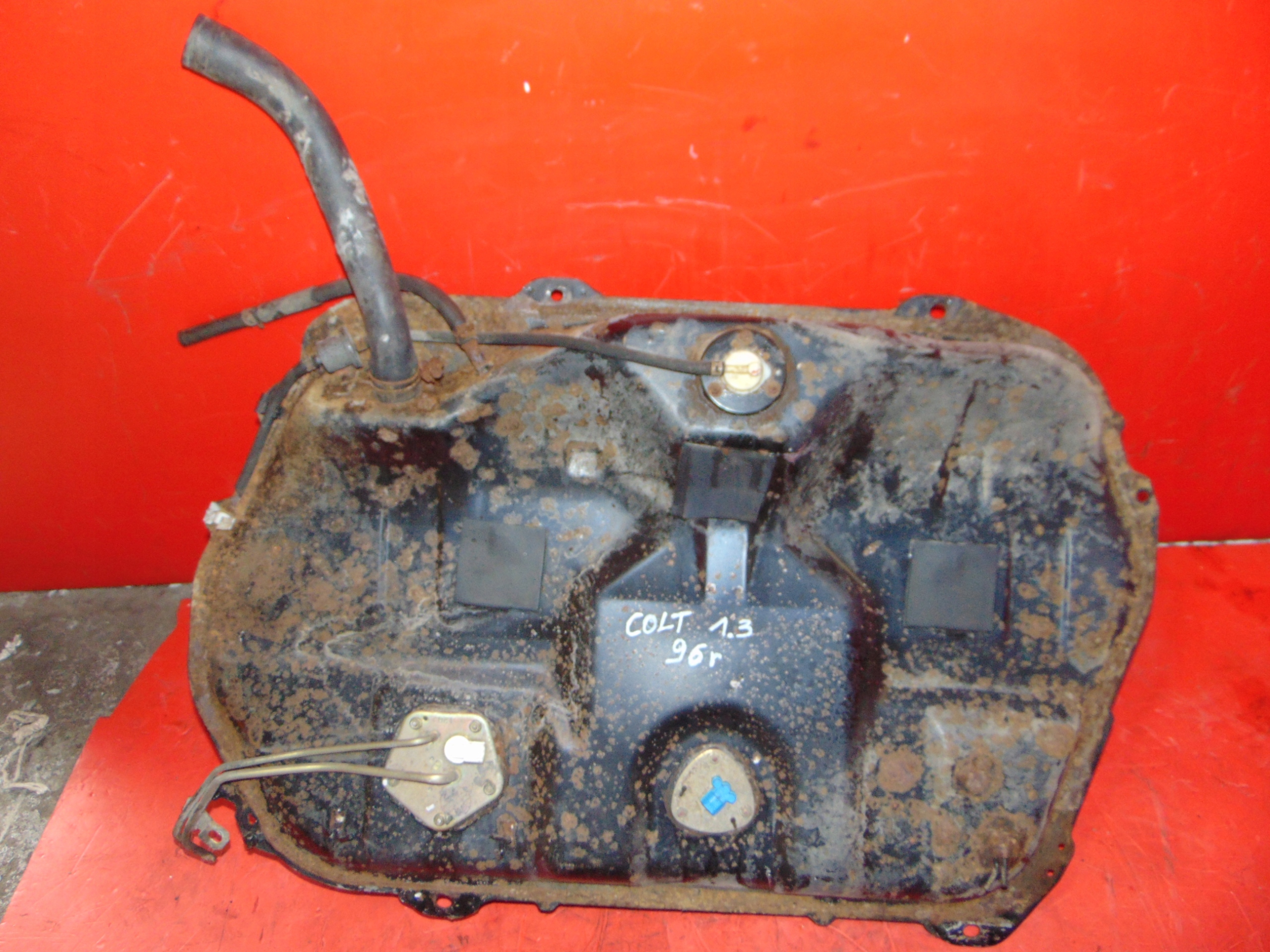 MITSUBISHI COLT V 1.3 B tank kraftstofftank