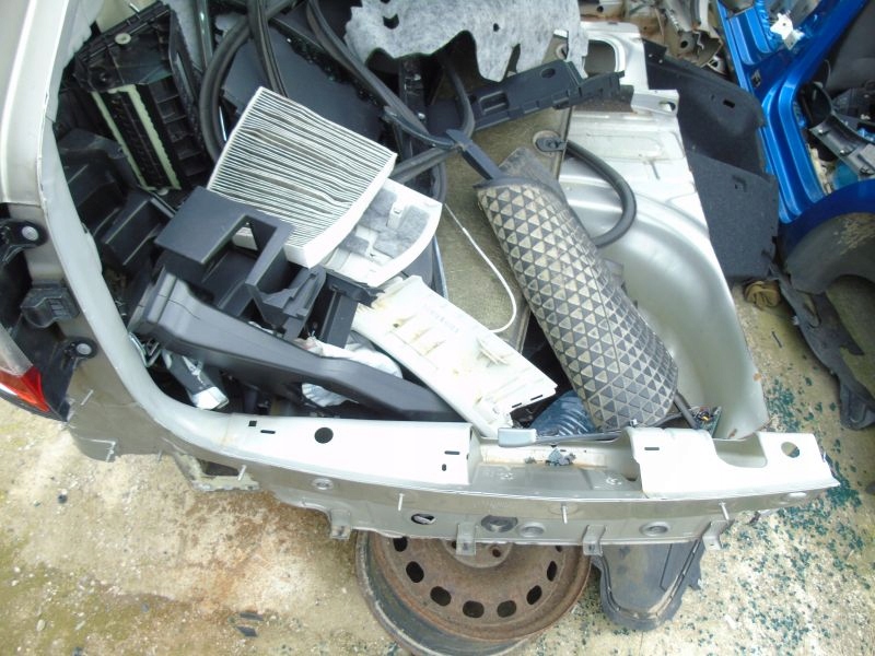 SKODA OCTAVIA III KOMBI PAS TYLNY TYL WANNA Typ samochodu Samochody osobowe