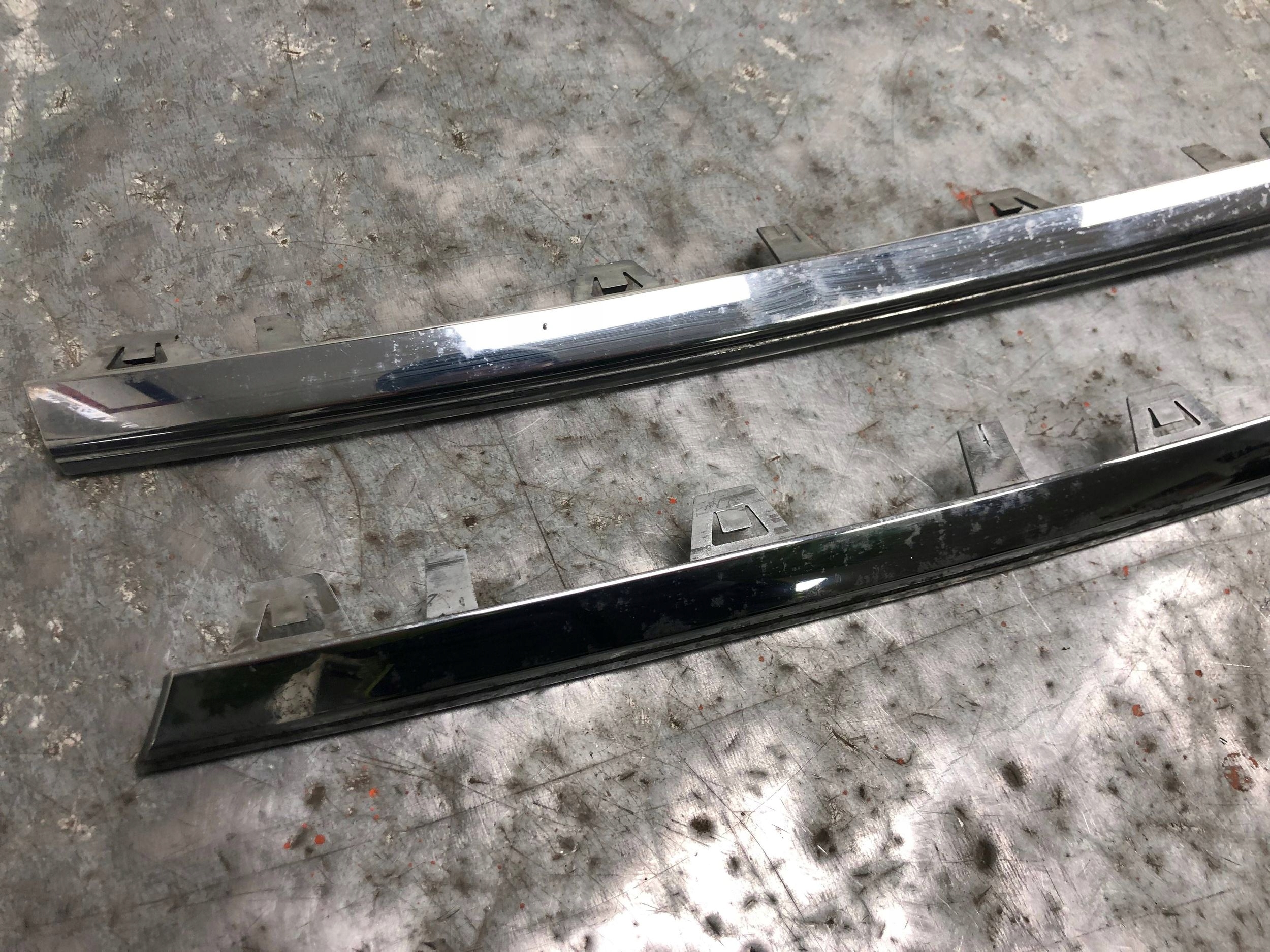 moulding CHROM GRILLA KOMPLET VW T6 7E5853102 7E5853101