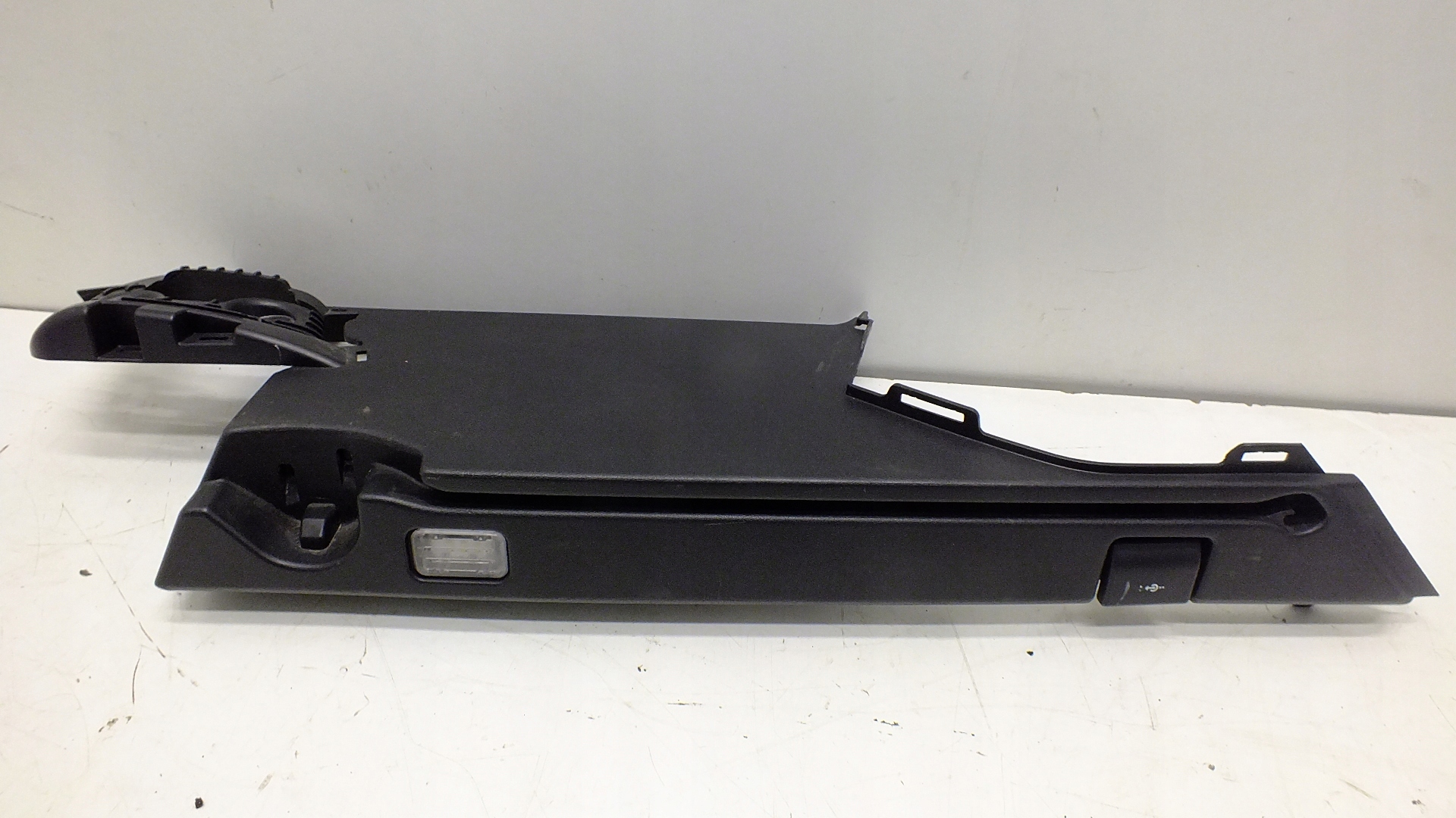 DK62-31012A - Range ROVER SPORT L494 пластиковая крышка